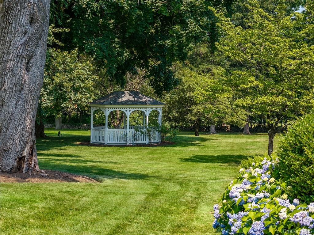 10 Meadow Lane, Purchase, NY 10577