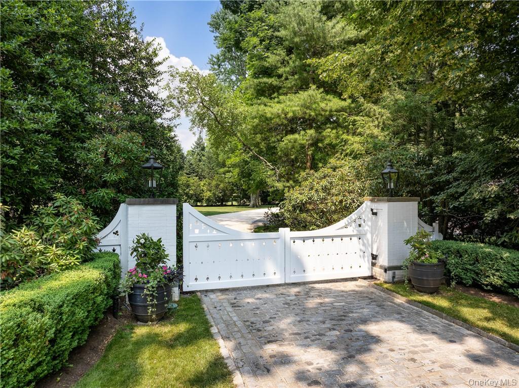 10 Meadow Lane, Purchase, NY 10577