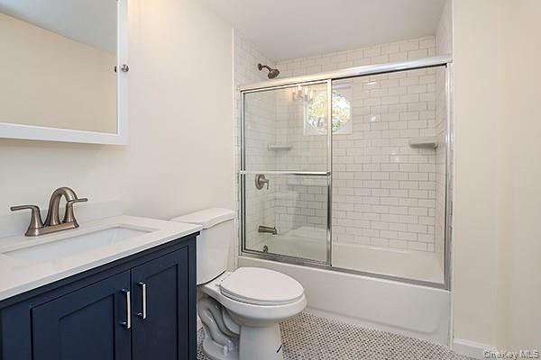 27 Potter Lane, Halesite, NY 11743