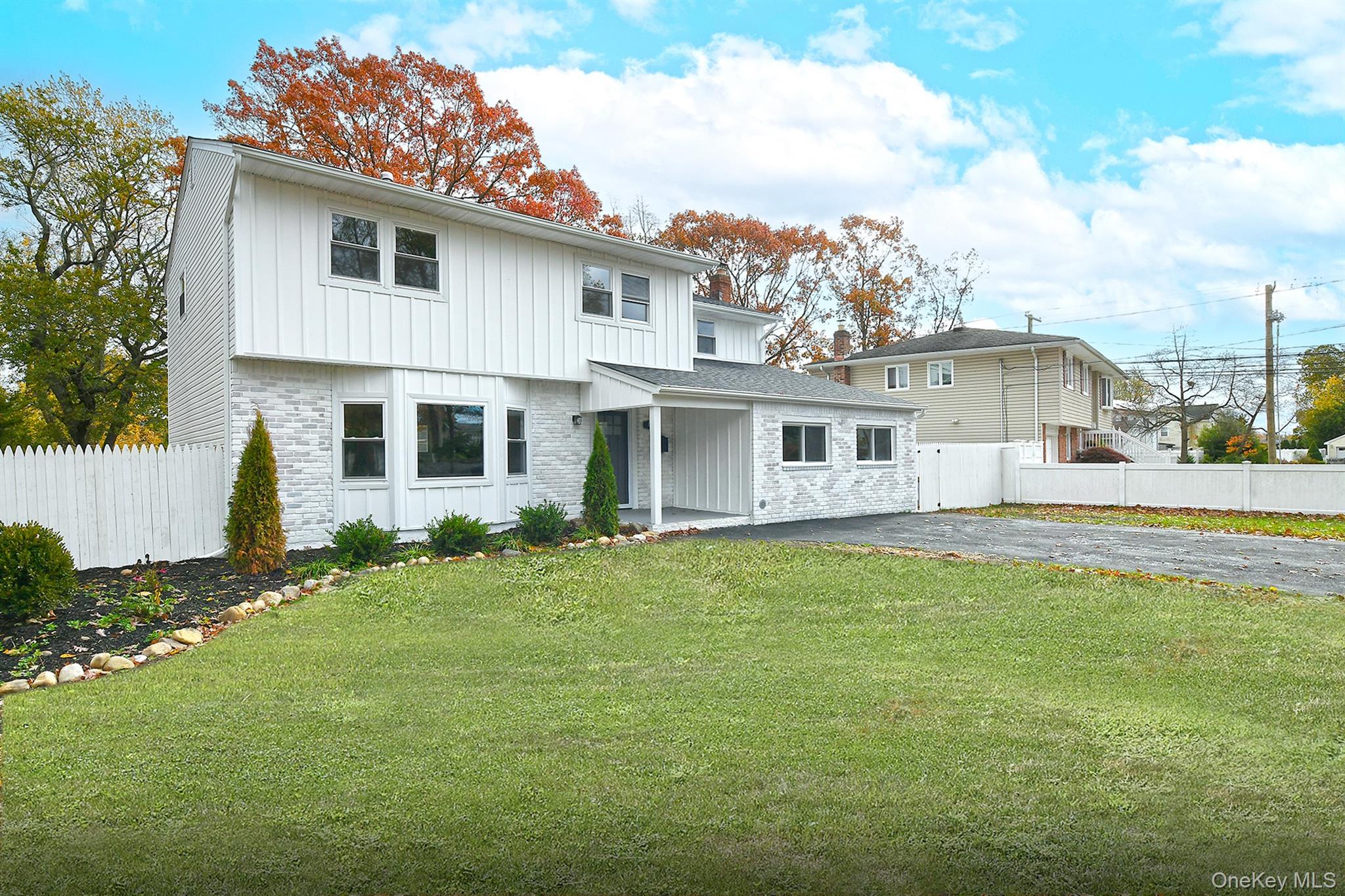 11 Cayuga Avenue, Deer Park, NY 11729