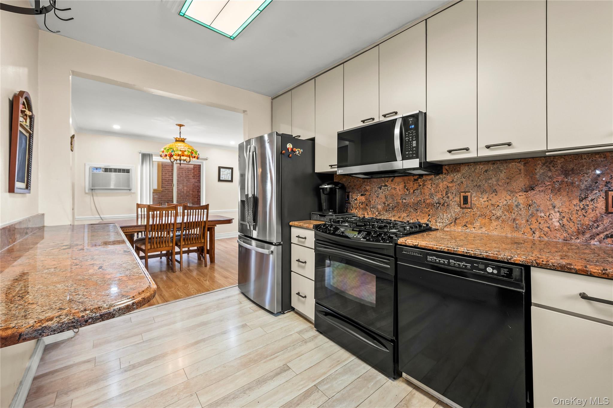 7516 180th Street, Fresh Meadows, NY 11366