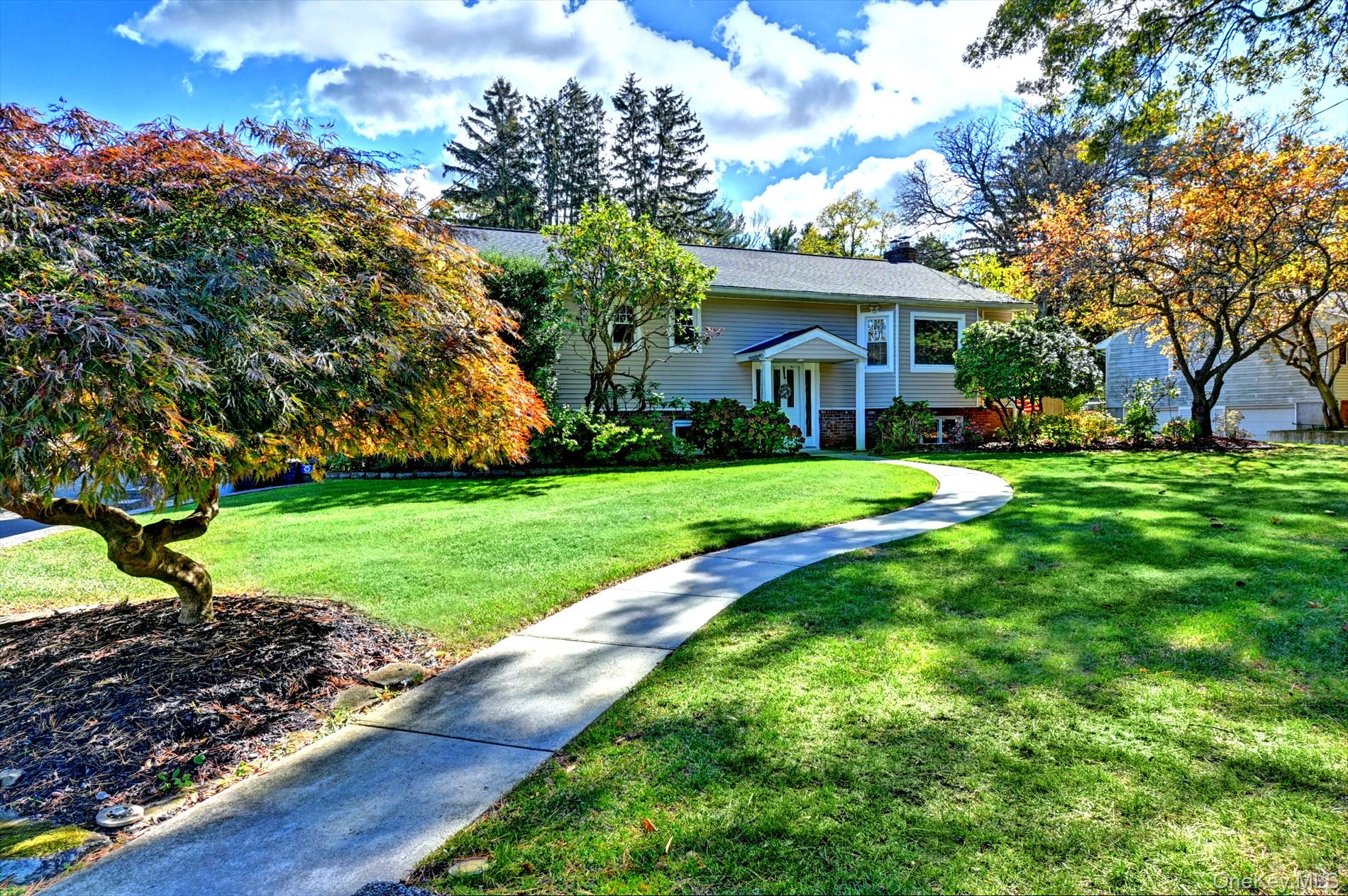 8 Prairie Road, Huntington Station, NY 11746