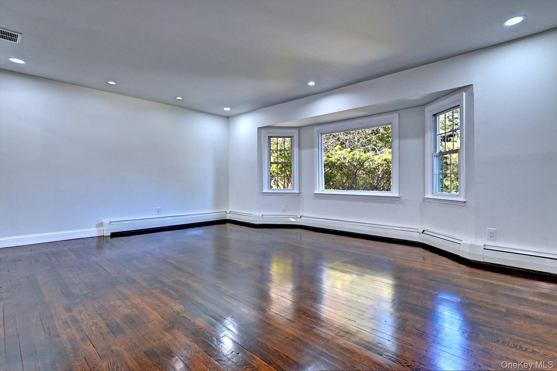 8 Prairie Road, Huntington Station, NY 11746