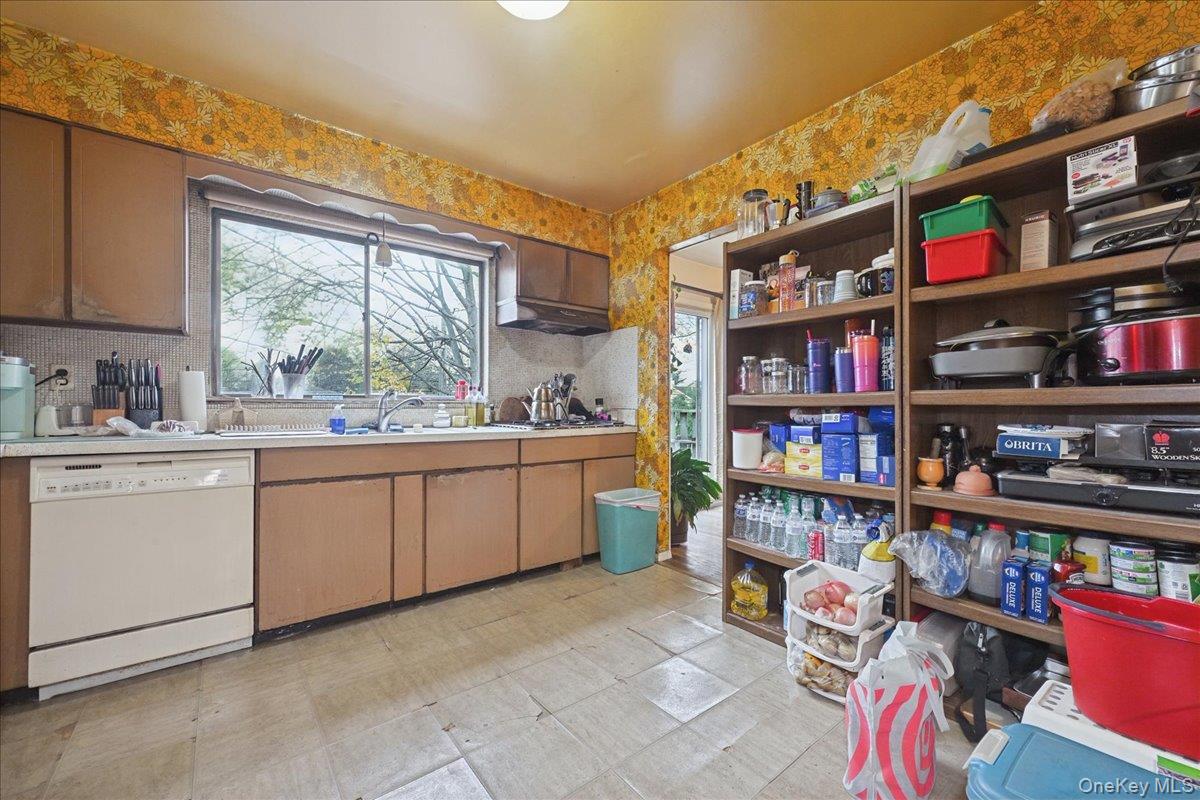 122 Haypath Road, Bethpage, NY 11714