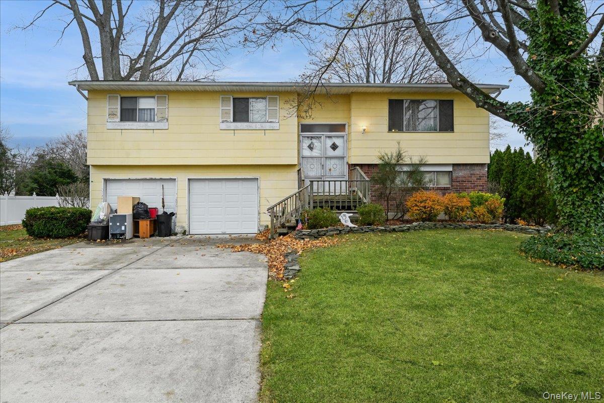 122 Haypath Road, Bethpage, NY 11714