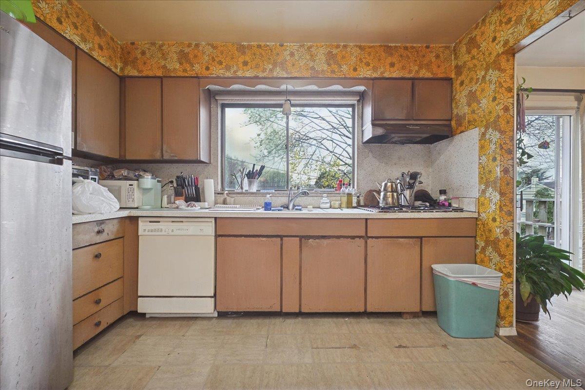 122 Haypath Road, Bethpage, NY 11714