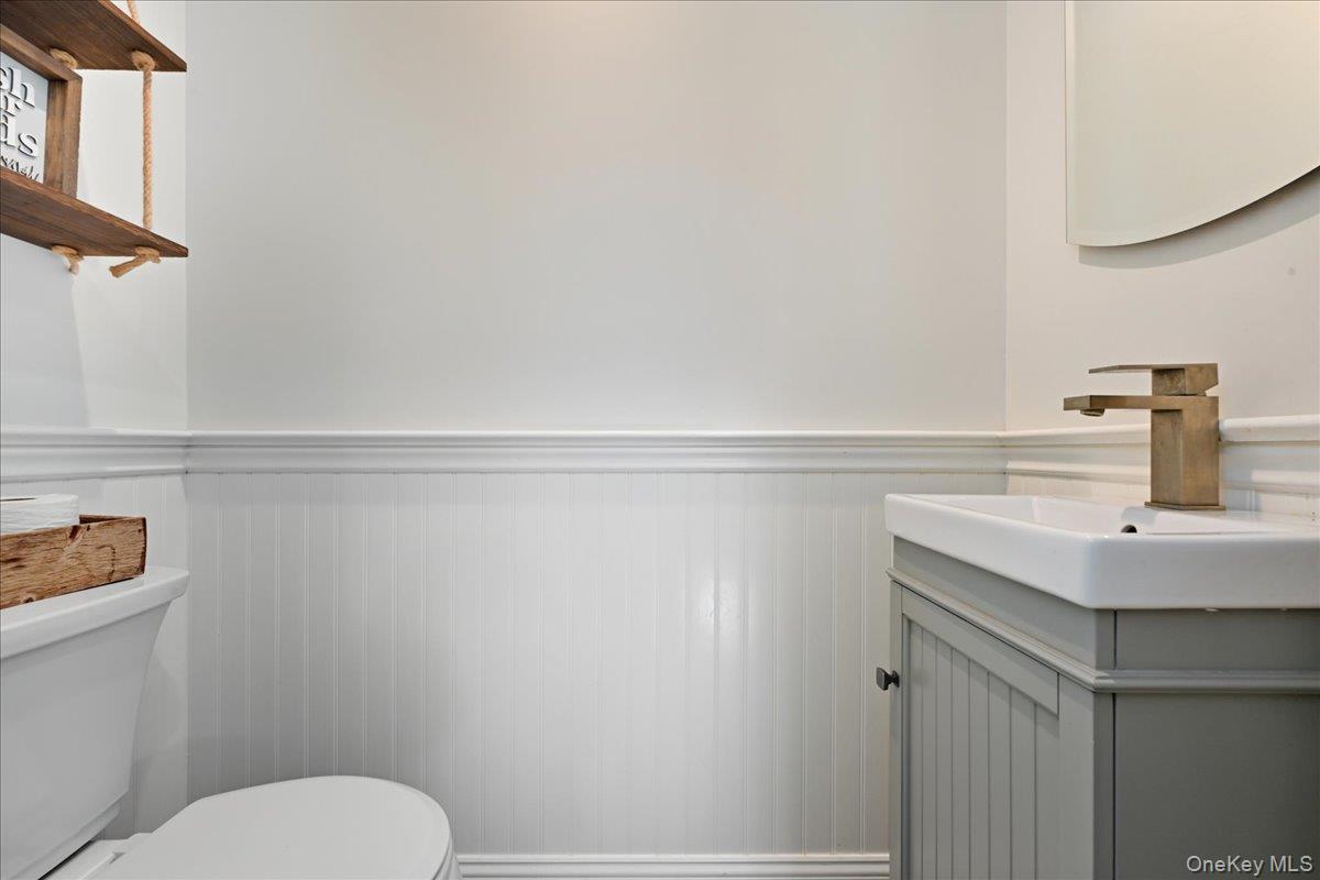 16 Country Lane Drive, Kings Park, NY 11754