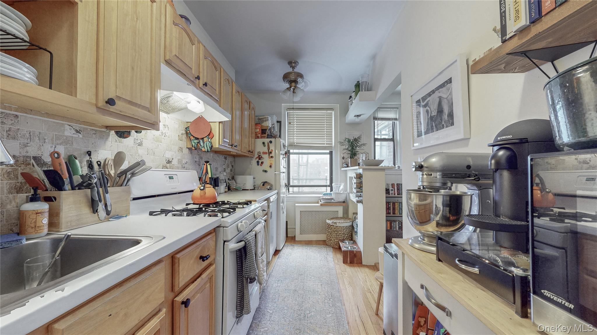72-34 Austin St # F7, Forest Hills, NY 11375