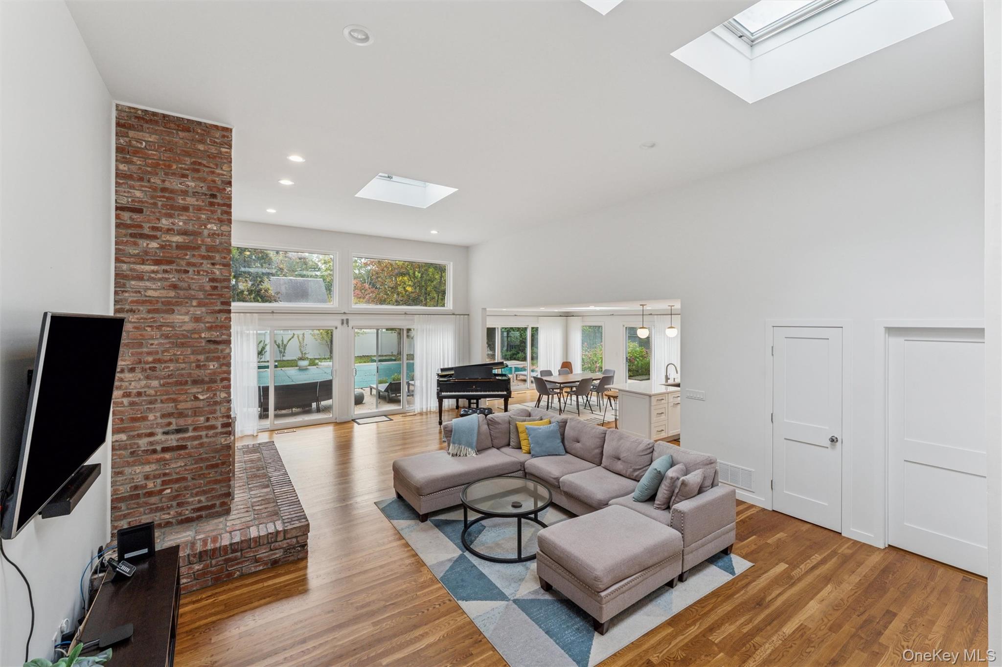 14 Woodland Lane, Quogue, NY 11959