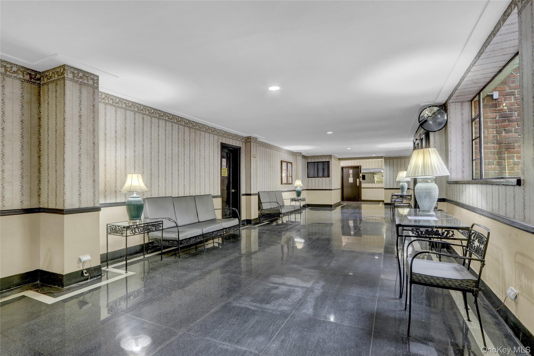 325 E 201st Street # 3J, Bronx, NY 10458