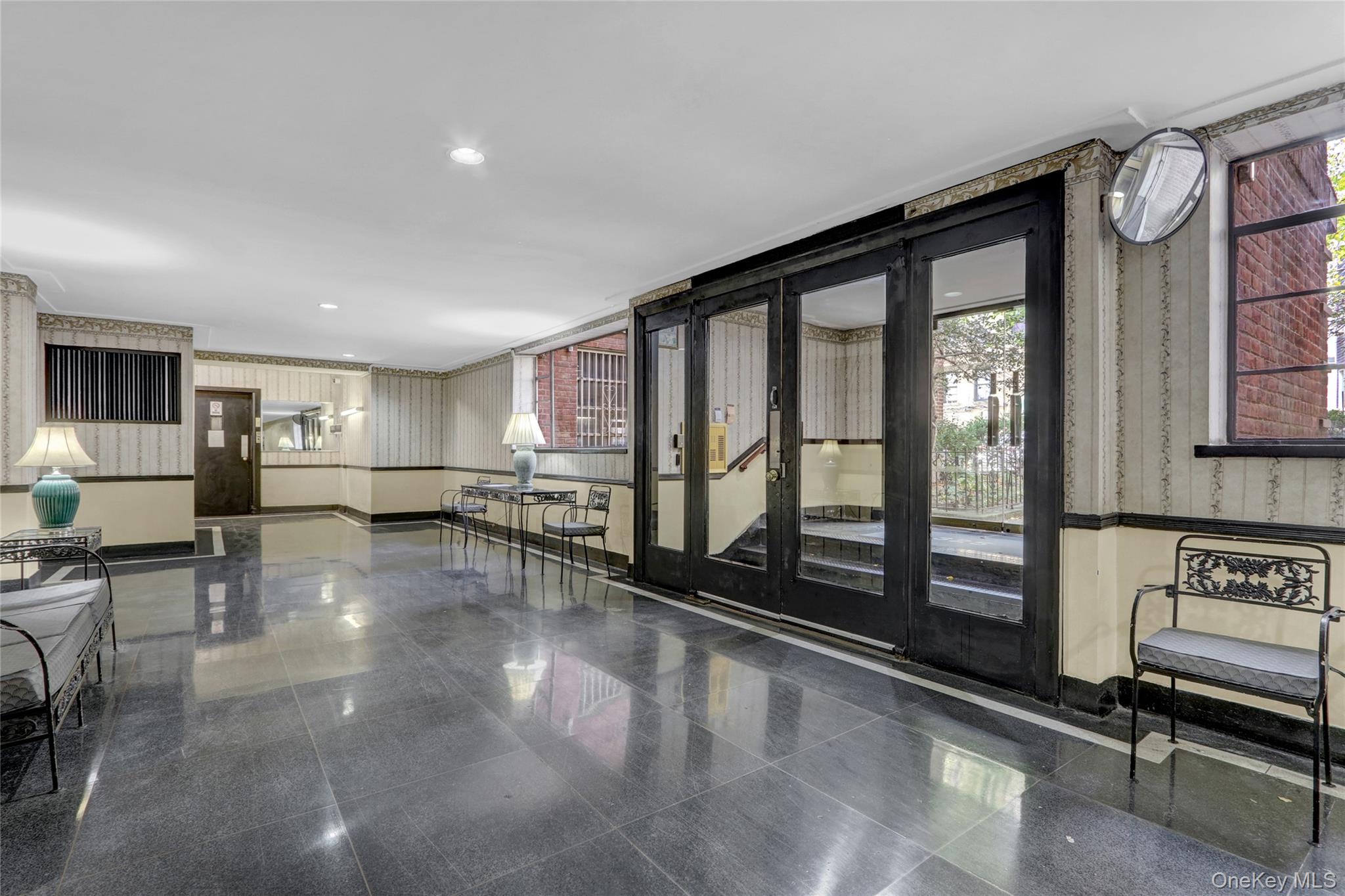 325 E 201st Street # 3J, Bronx, NY 10458