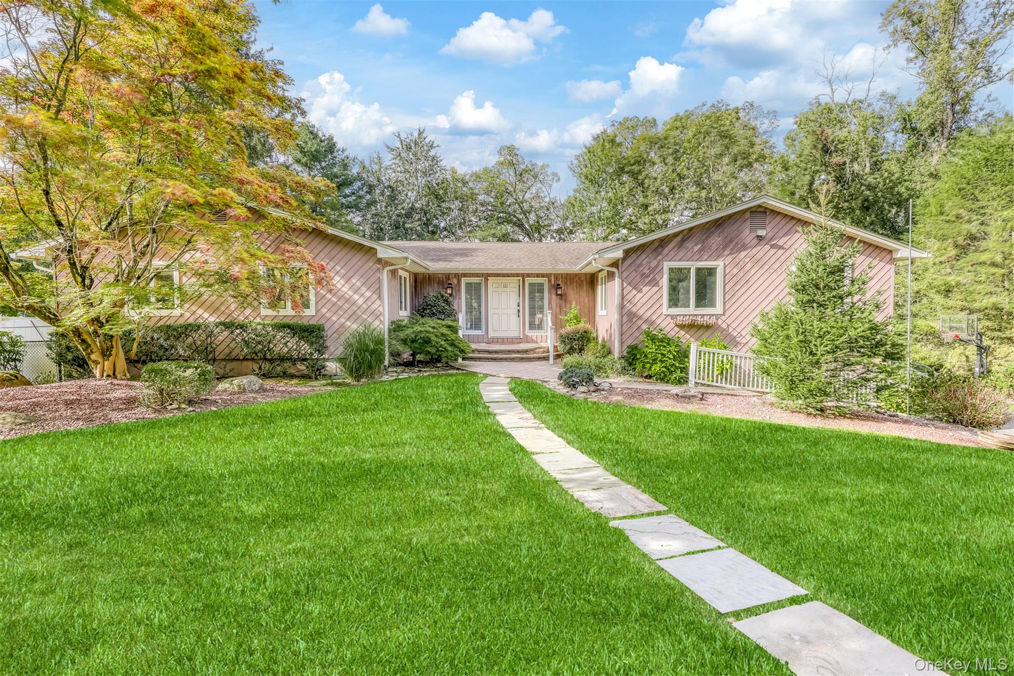 12 Evergreen Court, Montebello, NY 10901