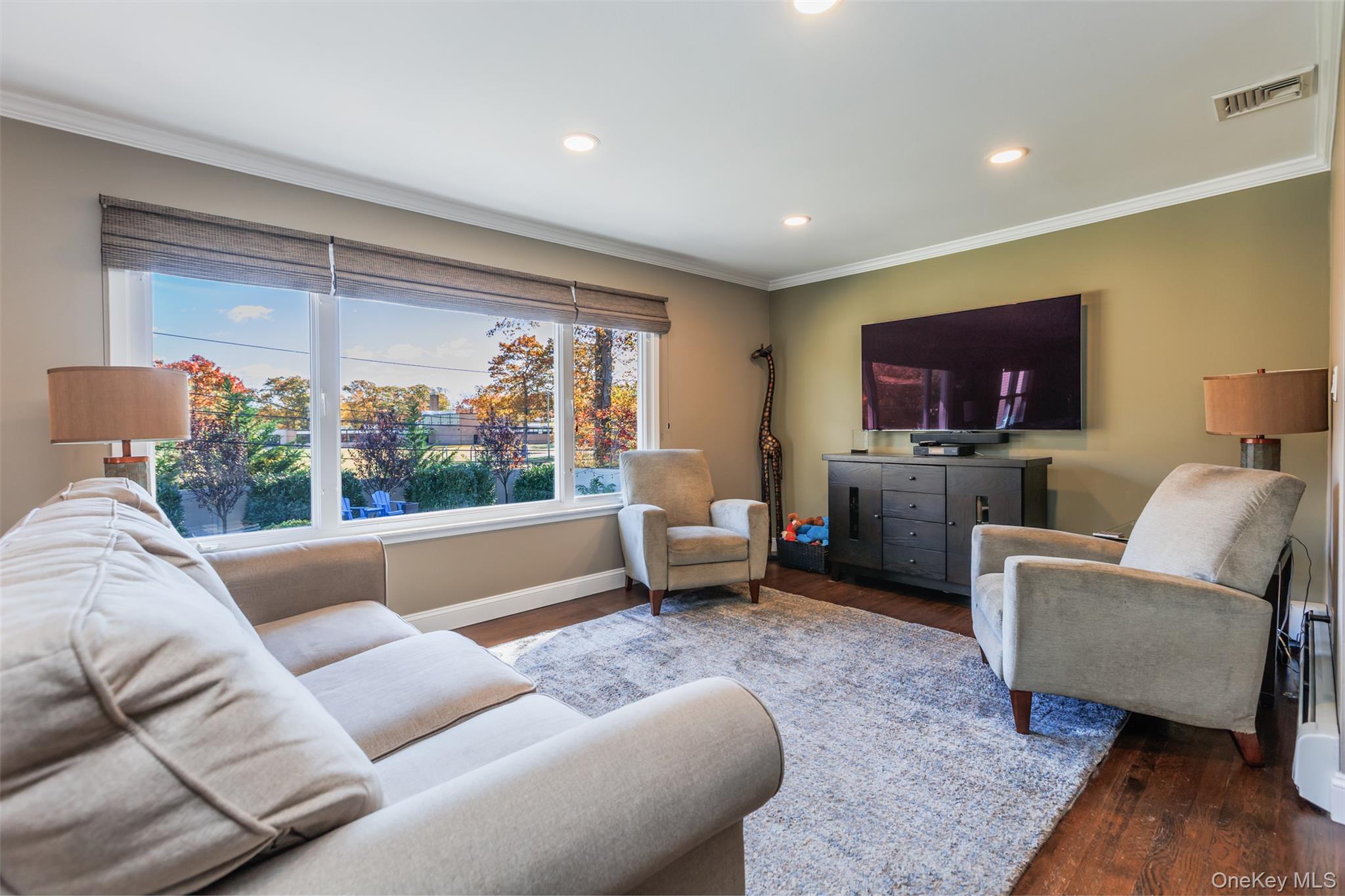 11 Mohegan Lane, Commack, NY 11725