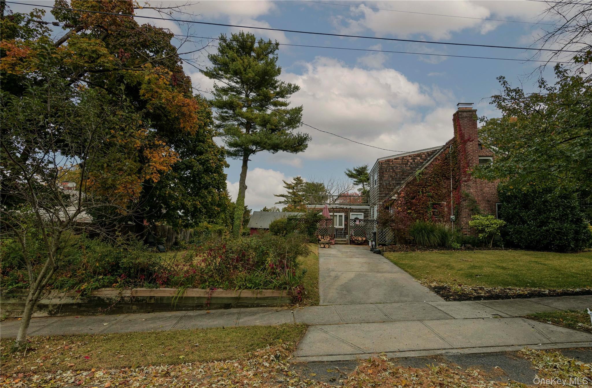 301 Park Lane, Douglaston, NY 11363