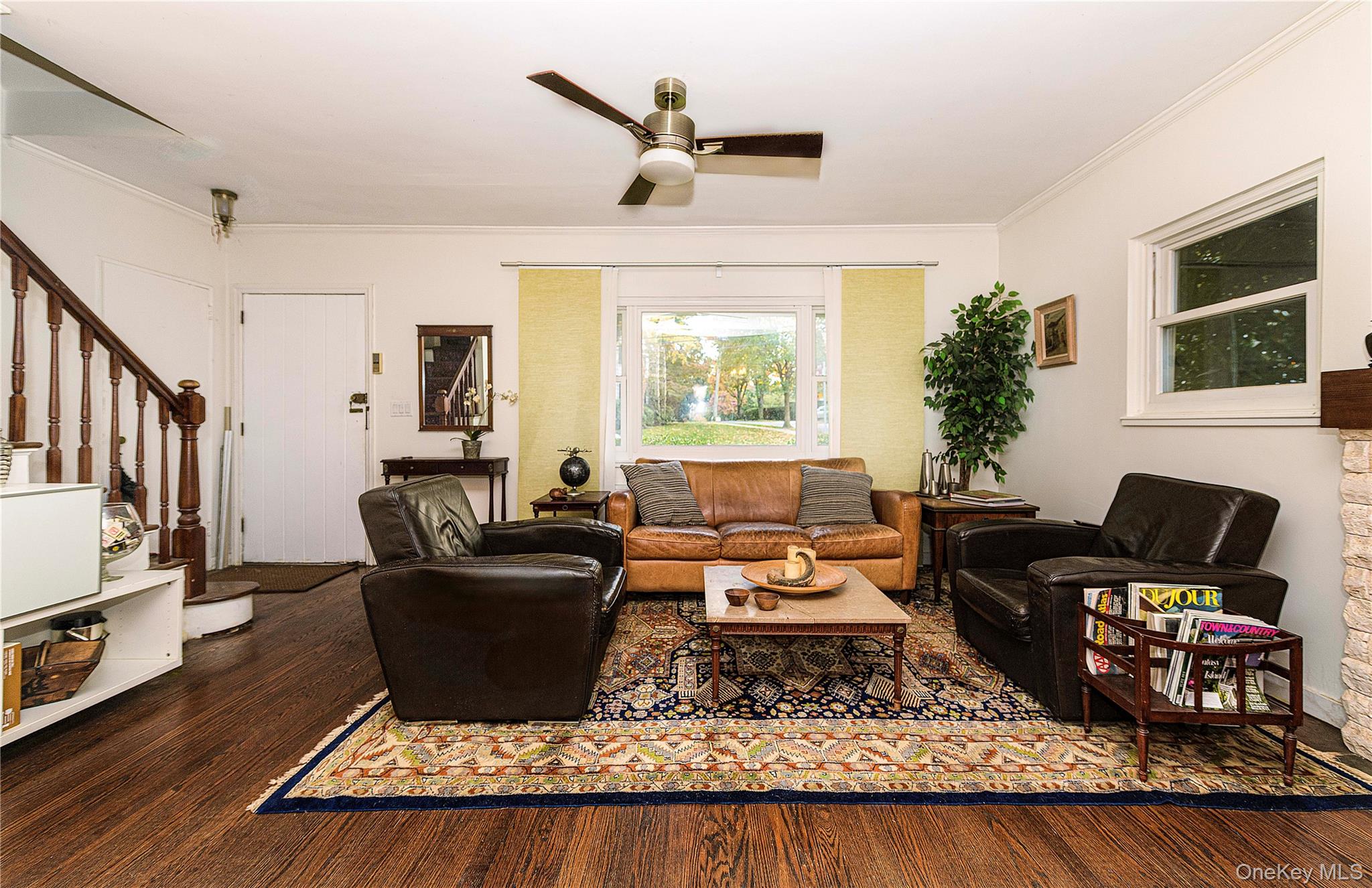 301 Park Lane, Douglaston, NY 11363