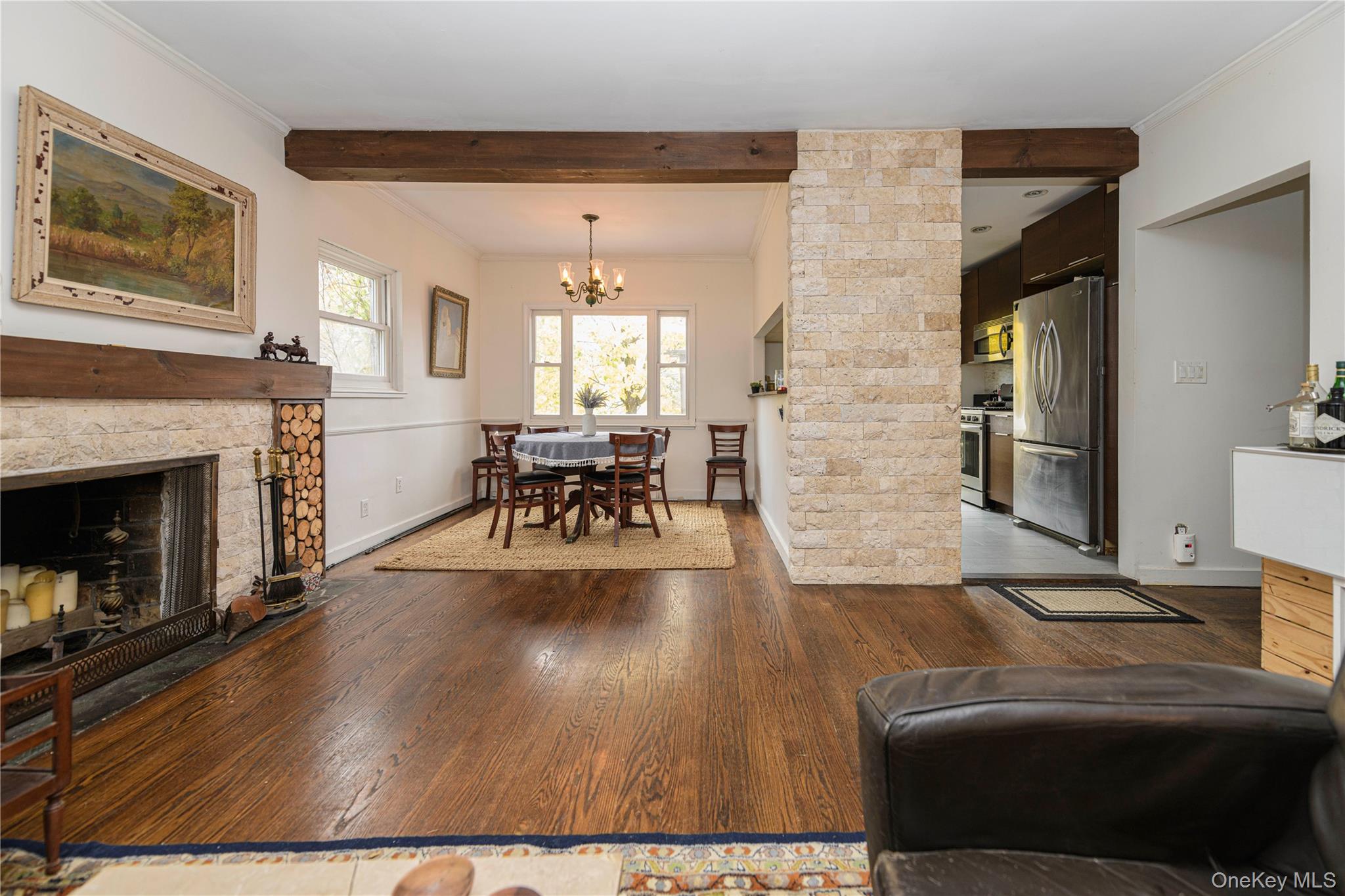 301 Park Lane, Douglaston, NY 11363