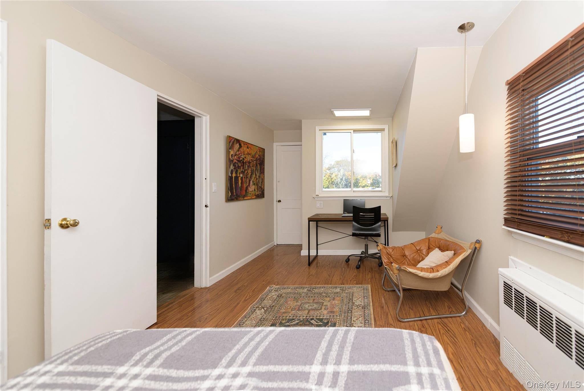 301 Park Lane, Douglaston, NY 11363