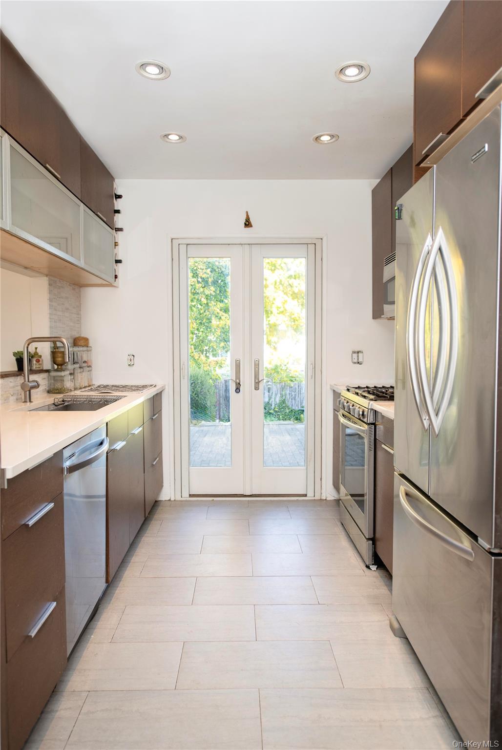 301 Park Lane, Douglaston, NY 11363