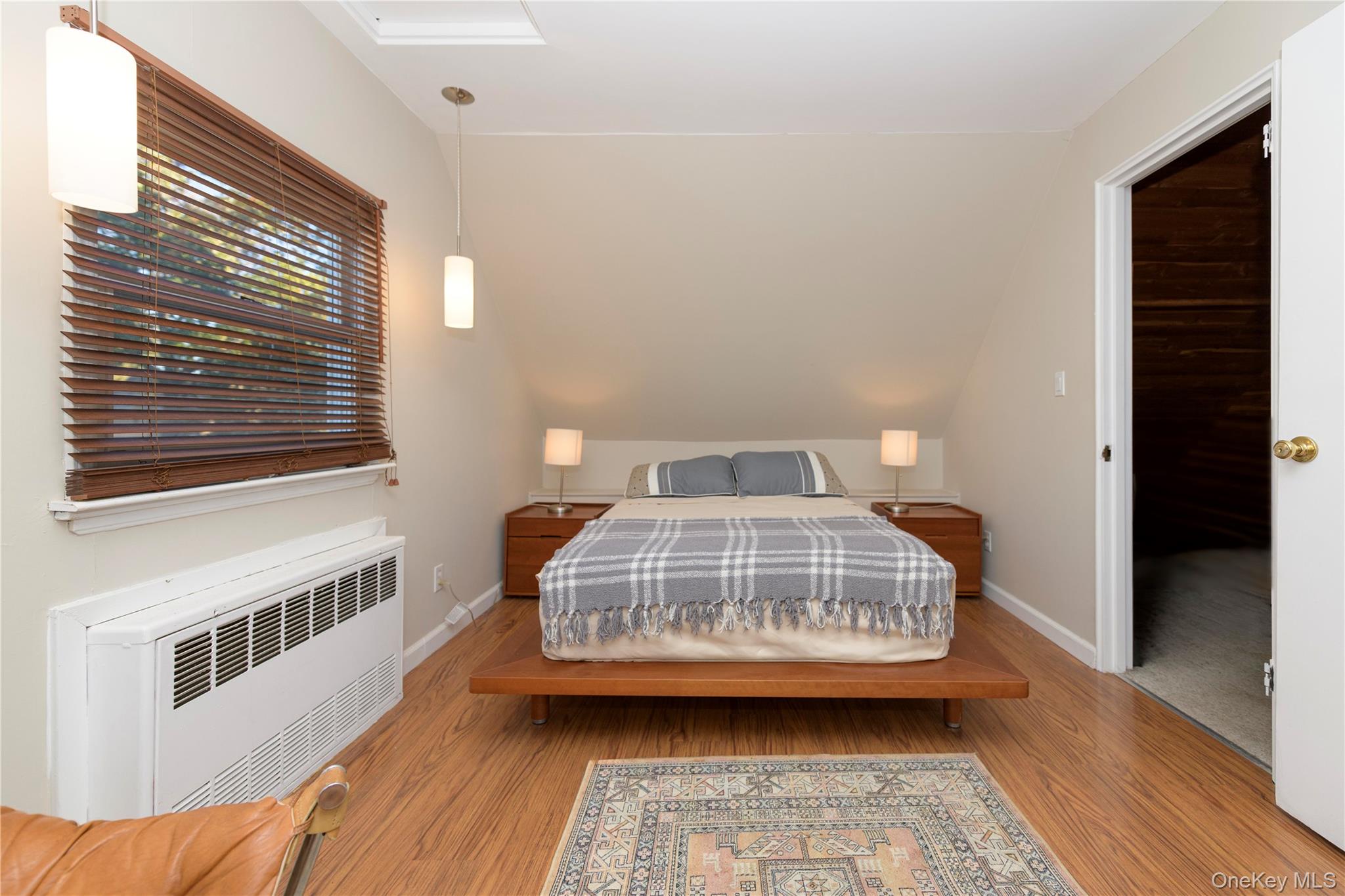 301 Park Lane, Douglaston, NY 11363