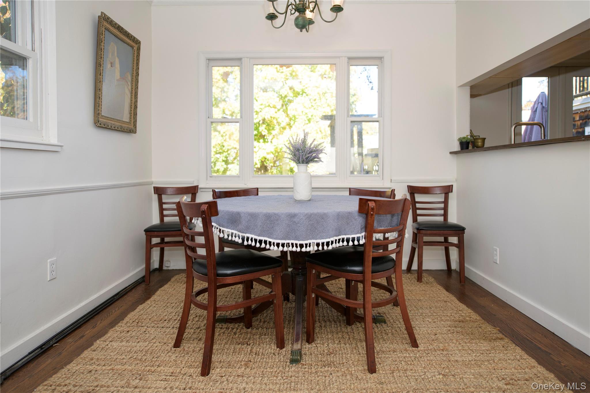 301 Park Lane, Douglaston, NY 11363