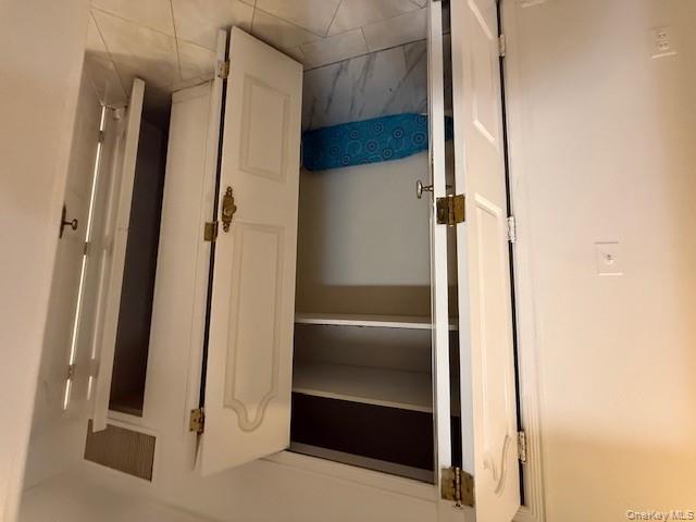 9 Truman Court, Middletown, NY 10940