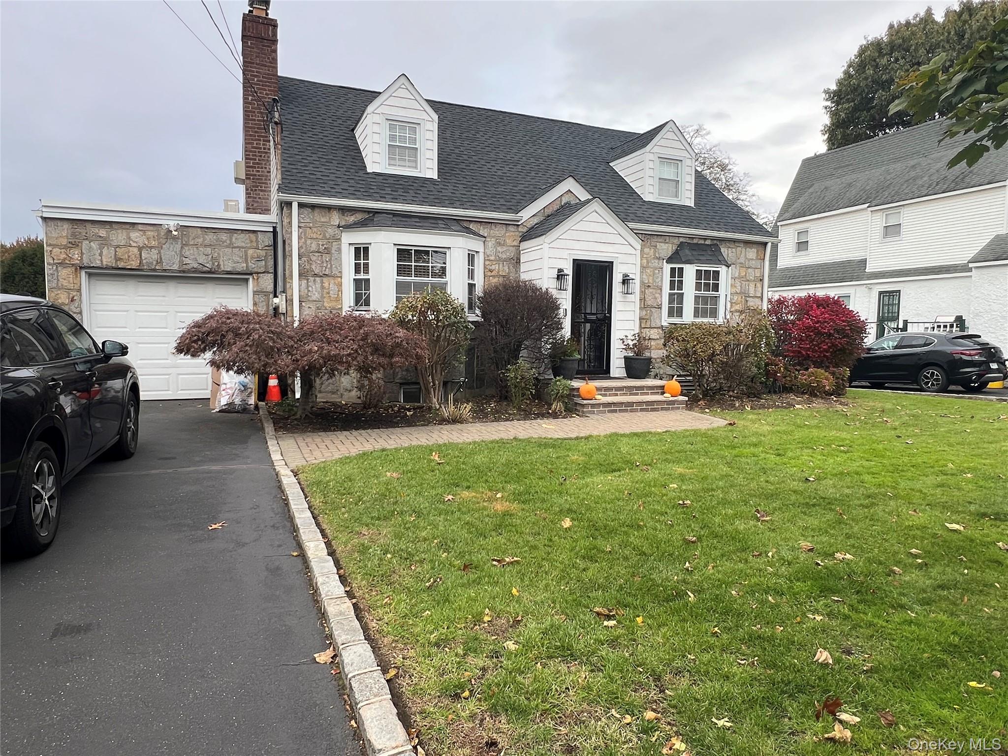 1272 Westervelt Place, Hewlett, NY 11557