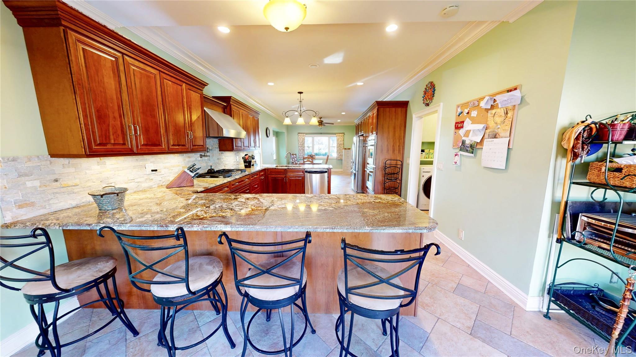 725 Scranton Avenue, East Rockaway, NY 11518