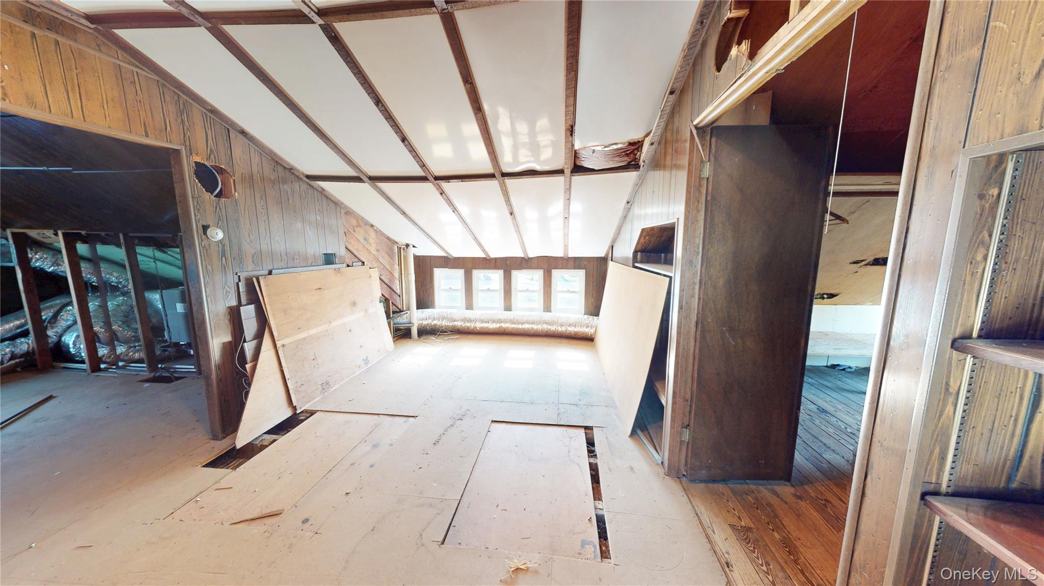 725 Scranton Avenue, East Rockaway, NY 11518