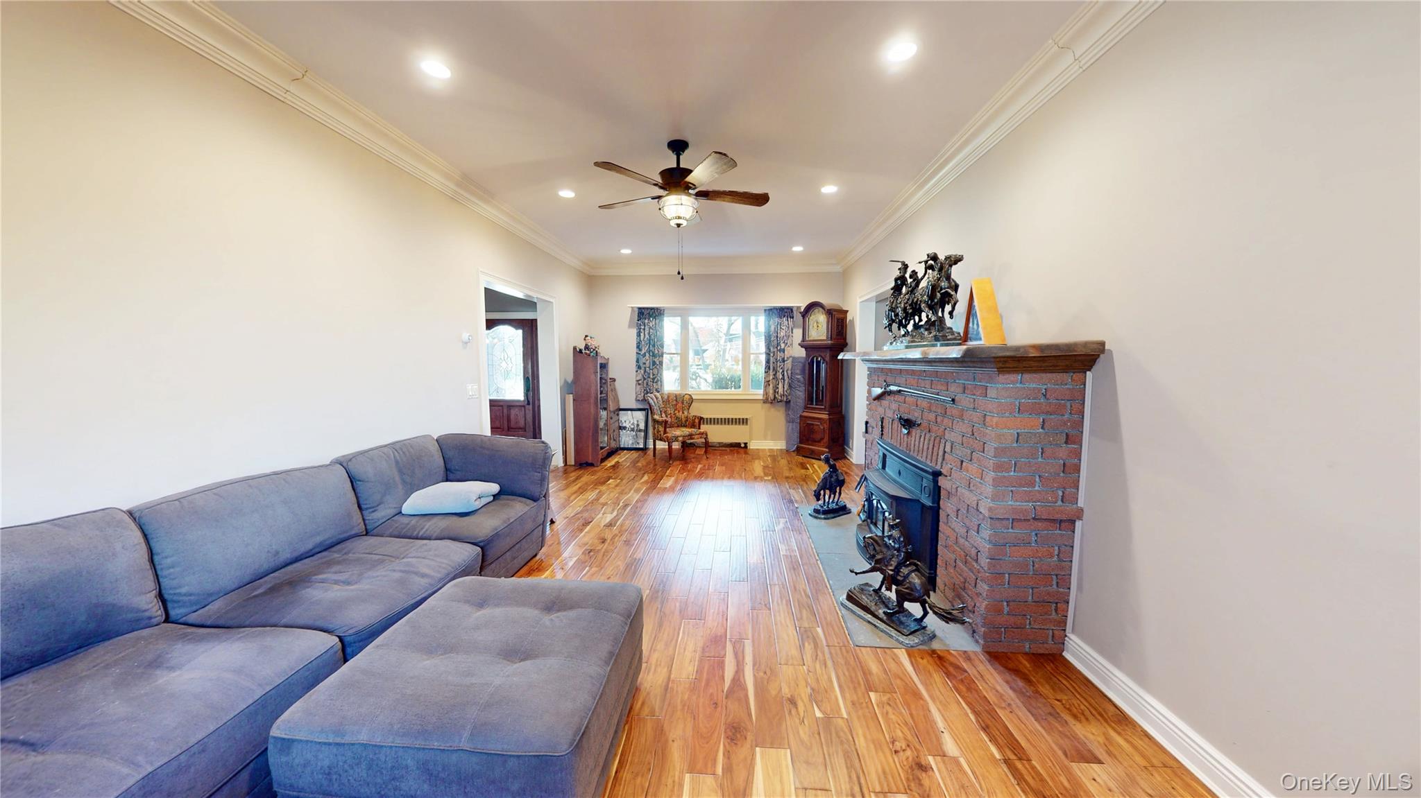 725 Scranton Avenue, East Rockaway, NY 11518