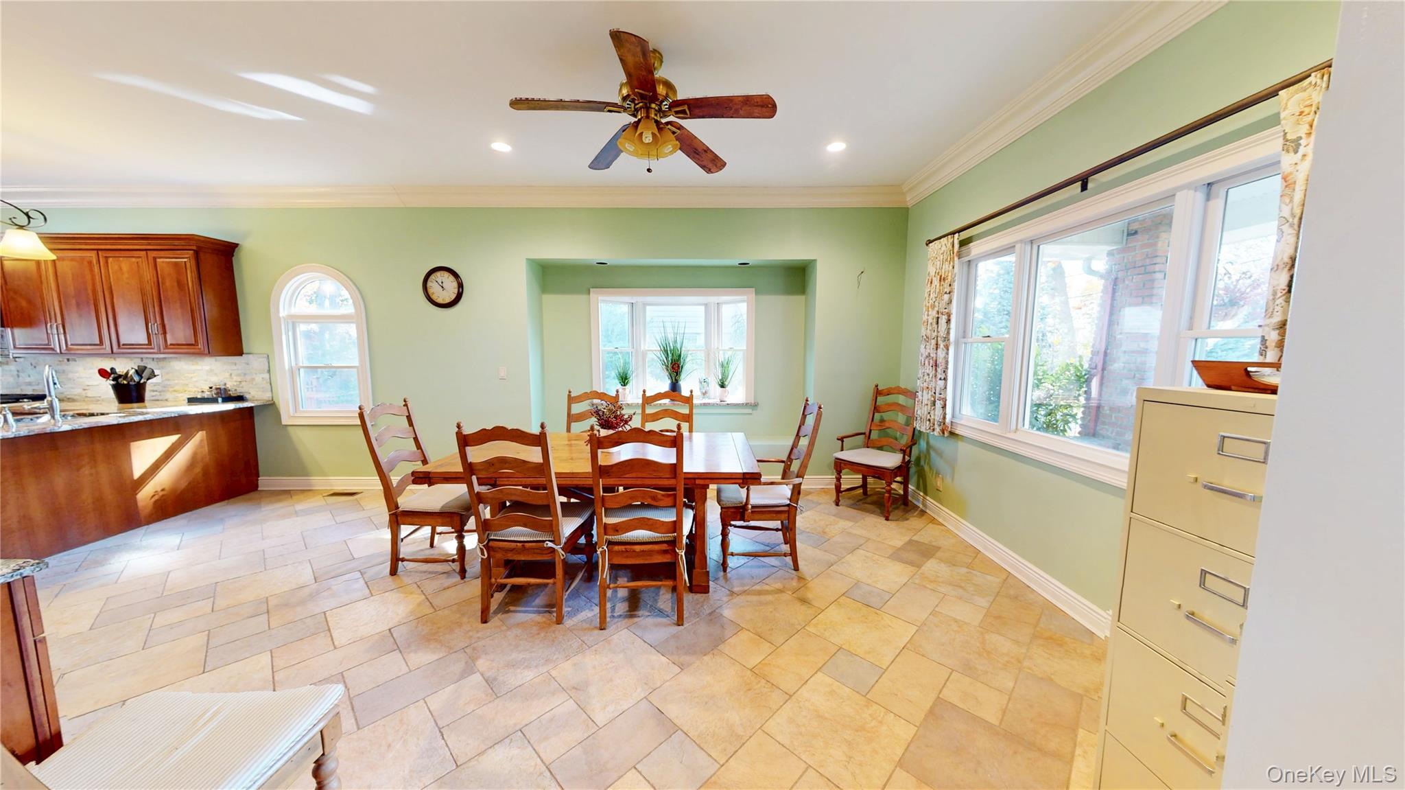 725 Scranton Avenue, East Rockaway, NY 11518