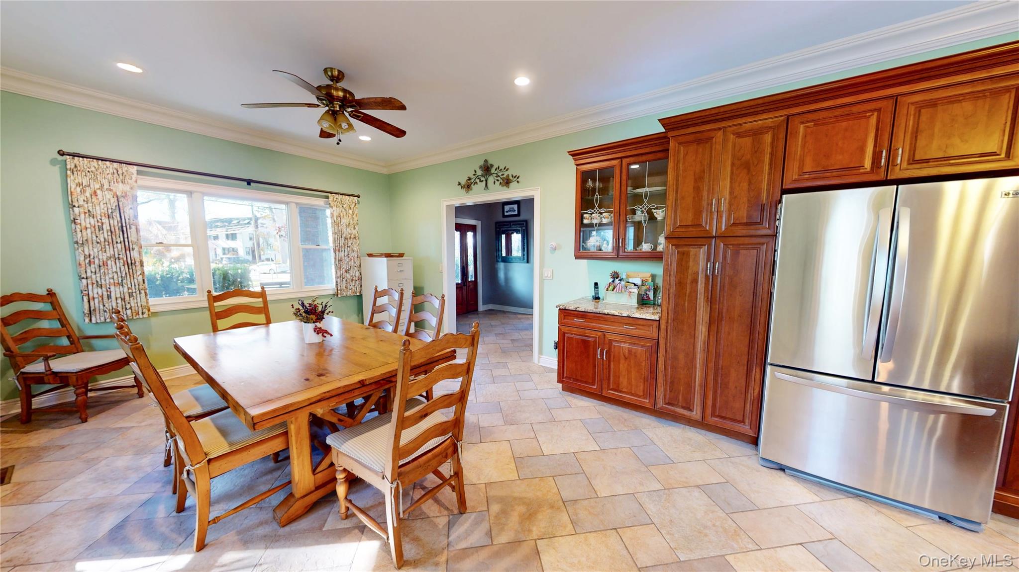 725 Scranton Avenue, East Rockaway, NY 11518