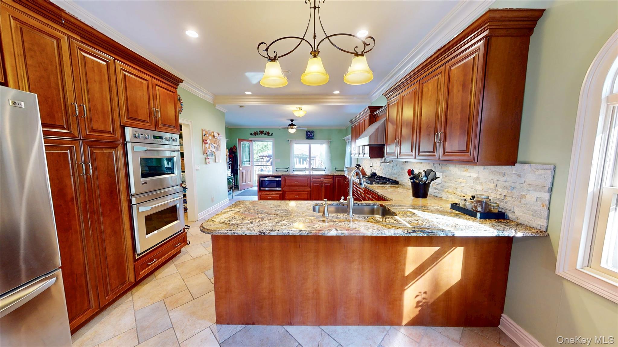 725 Scranton Avenue, East Rockaway, NY 11518