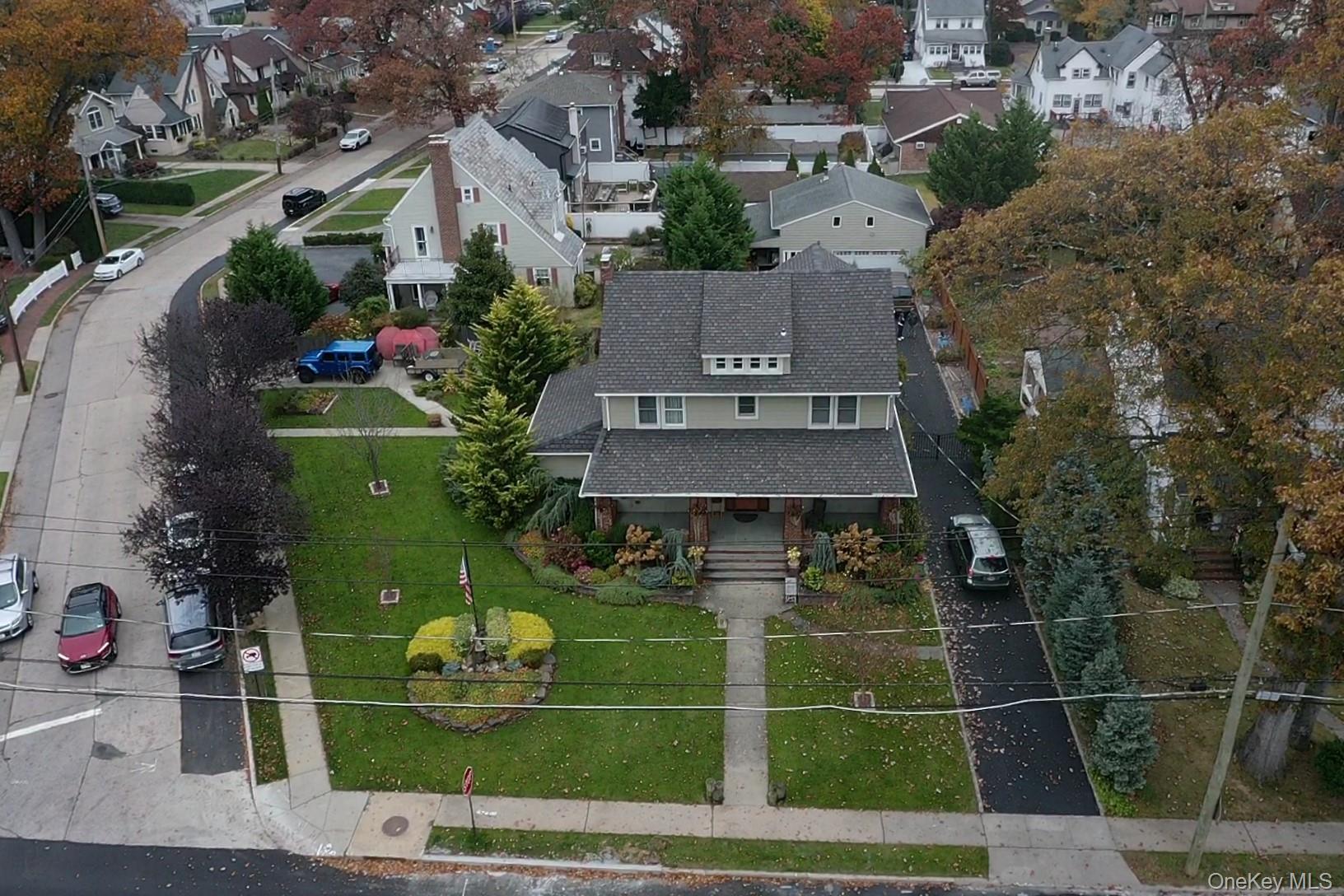 725 Scranton Avenue, East Rockaway, NY 11518