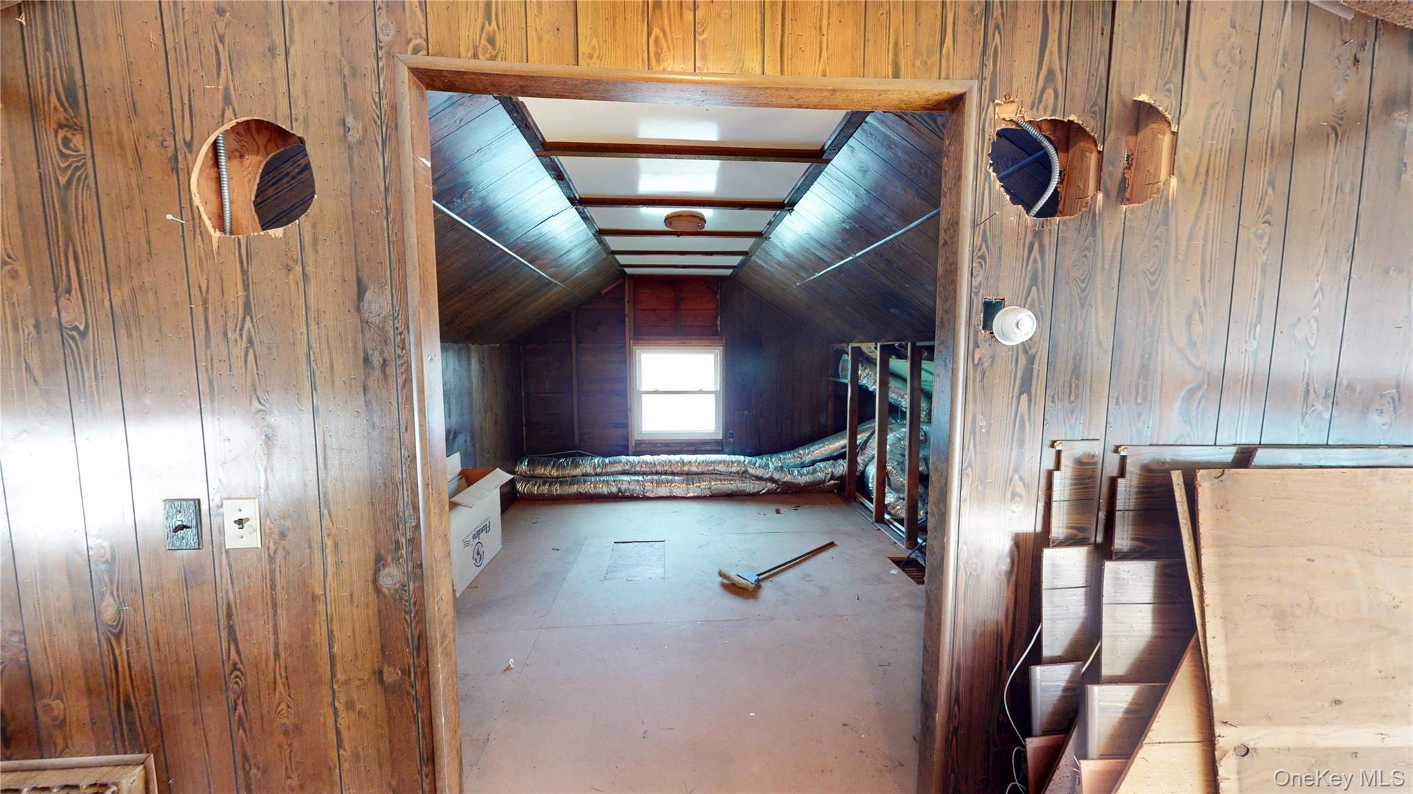 725 Scranton Avenue, East Rockaway, NY 11518