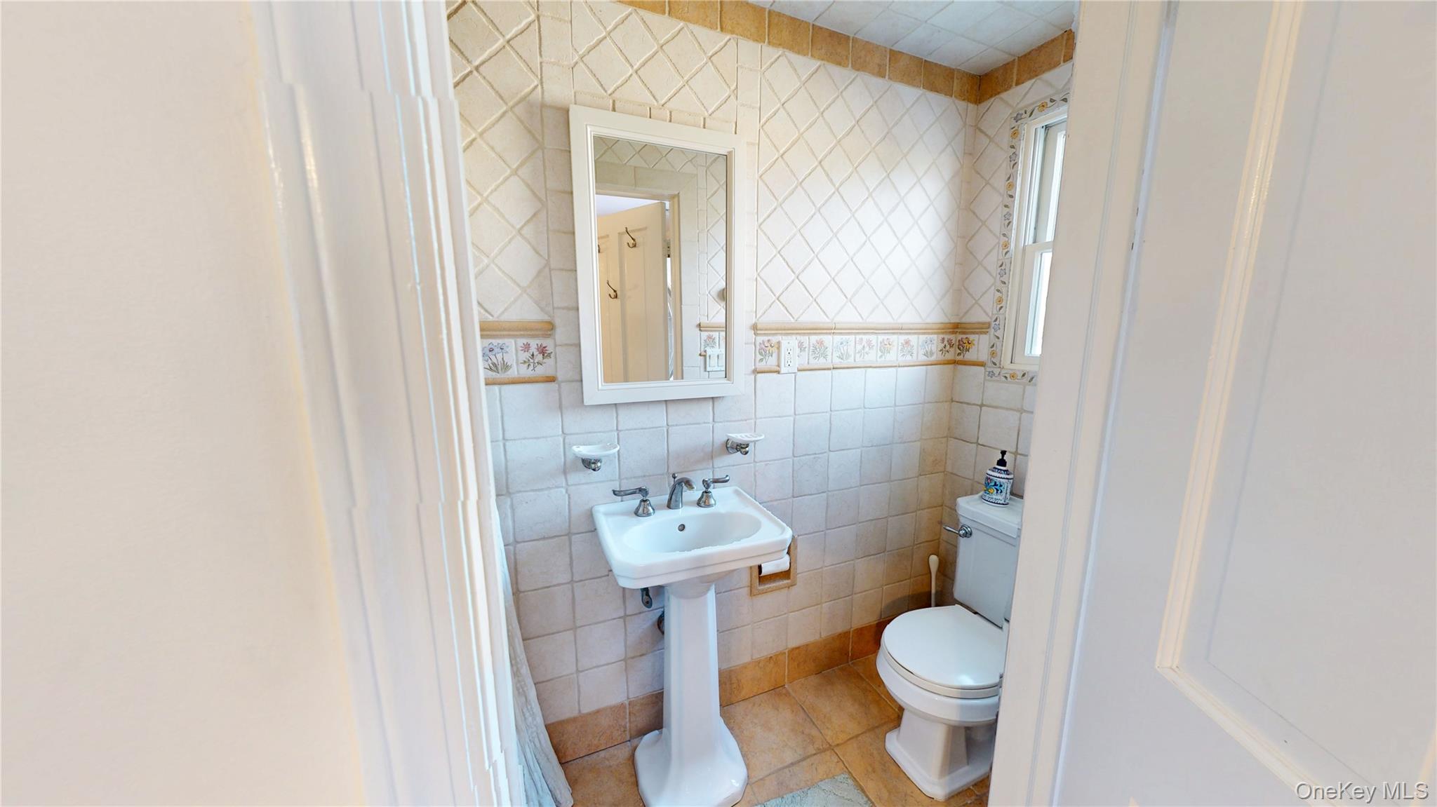 725 Scranton Avenue, East Rockaway, NY 11518