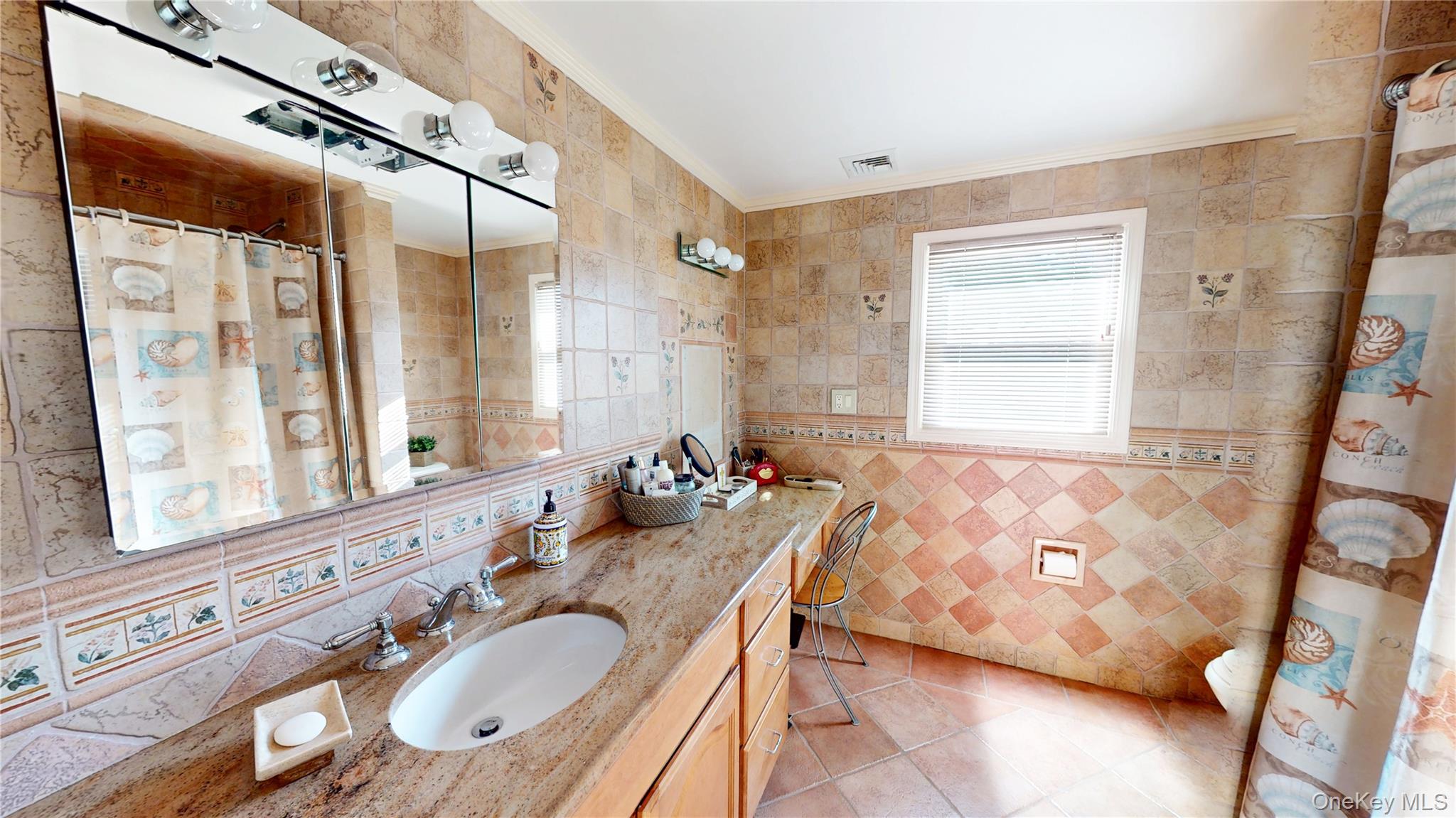 725 Scranton Avenue, East Rockaway, NY 11518