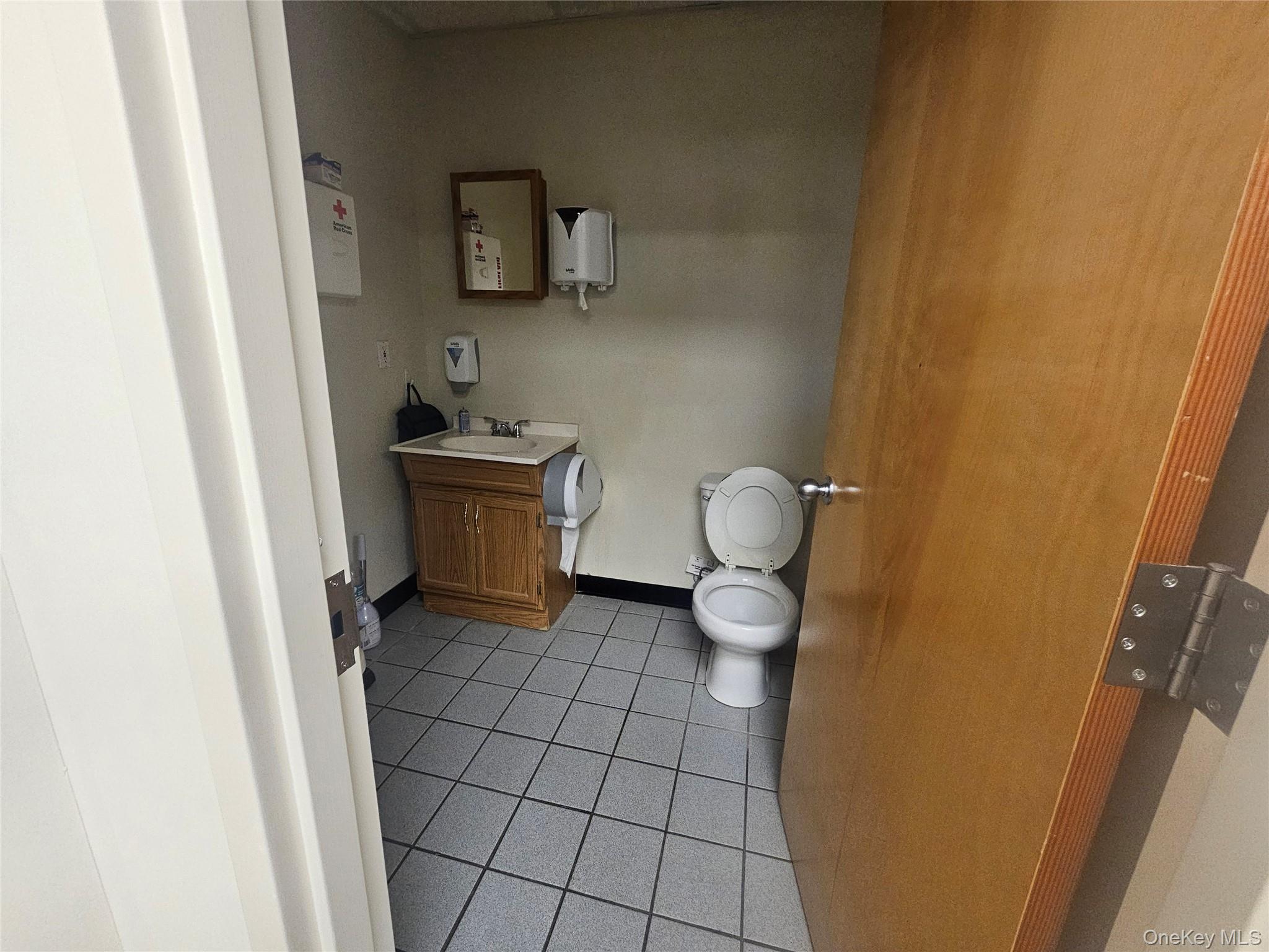 138 South First # 102, Lindenhurst, NY 11757