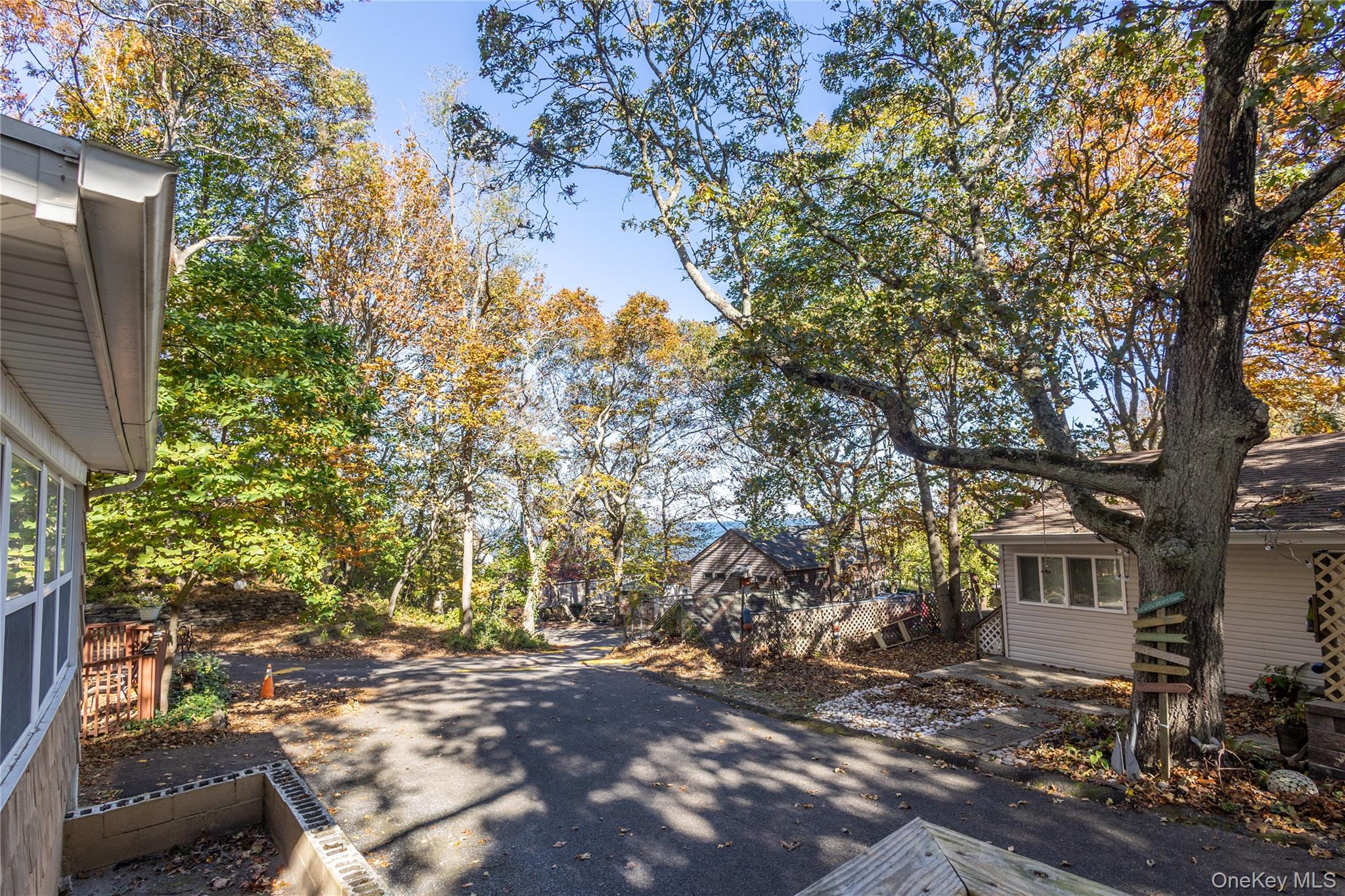 17 Schooner Lane, Baiting Hollow, NY 11933