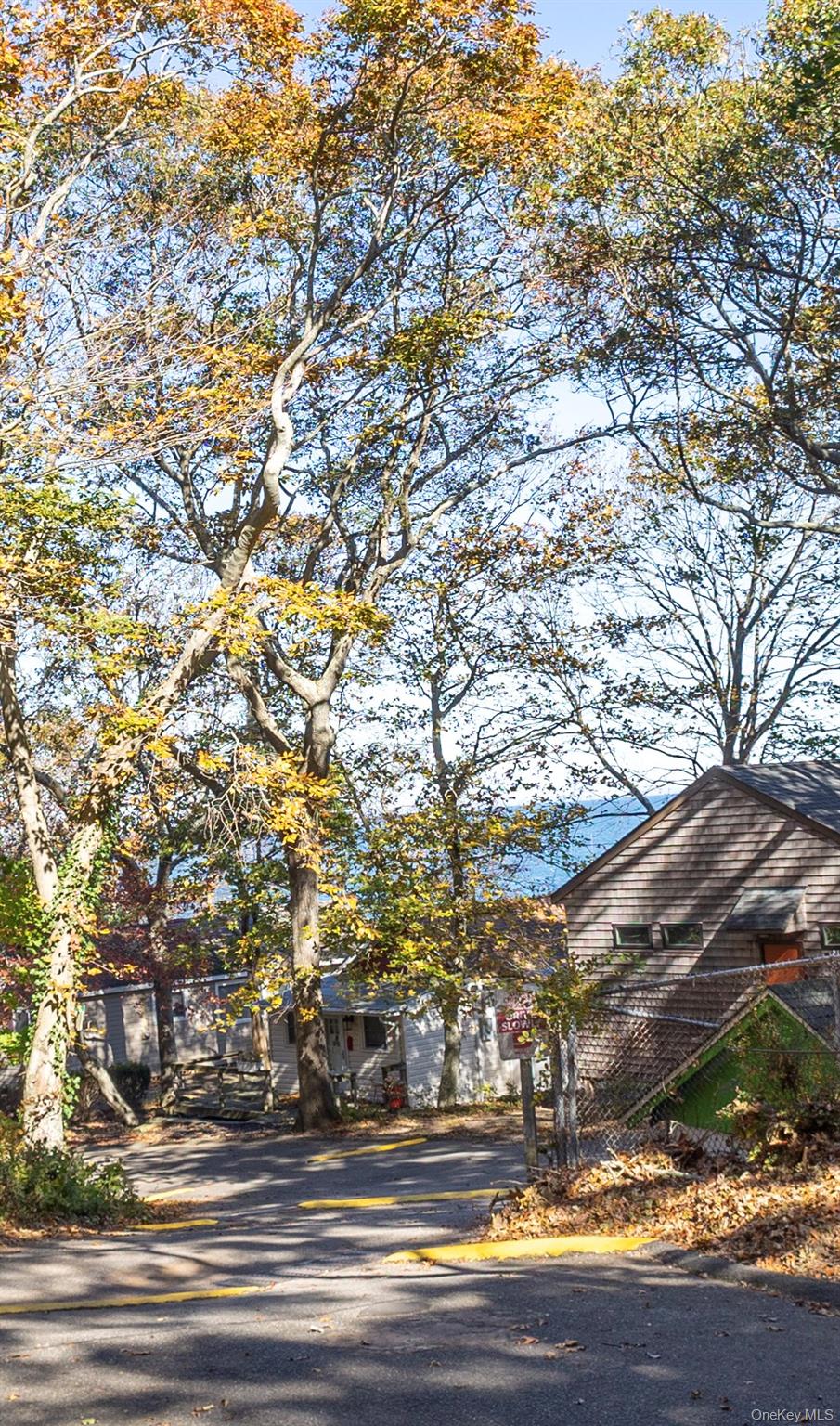 17 Schooner Lane, Baiting Hollow, NY 11933