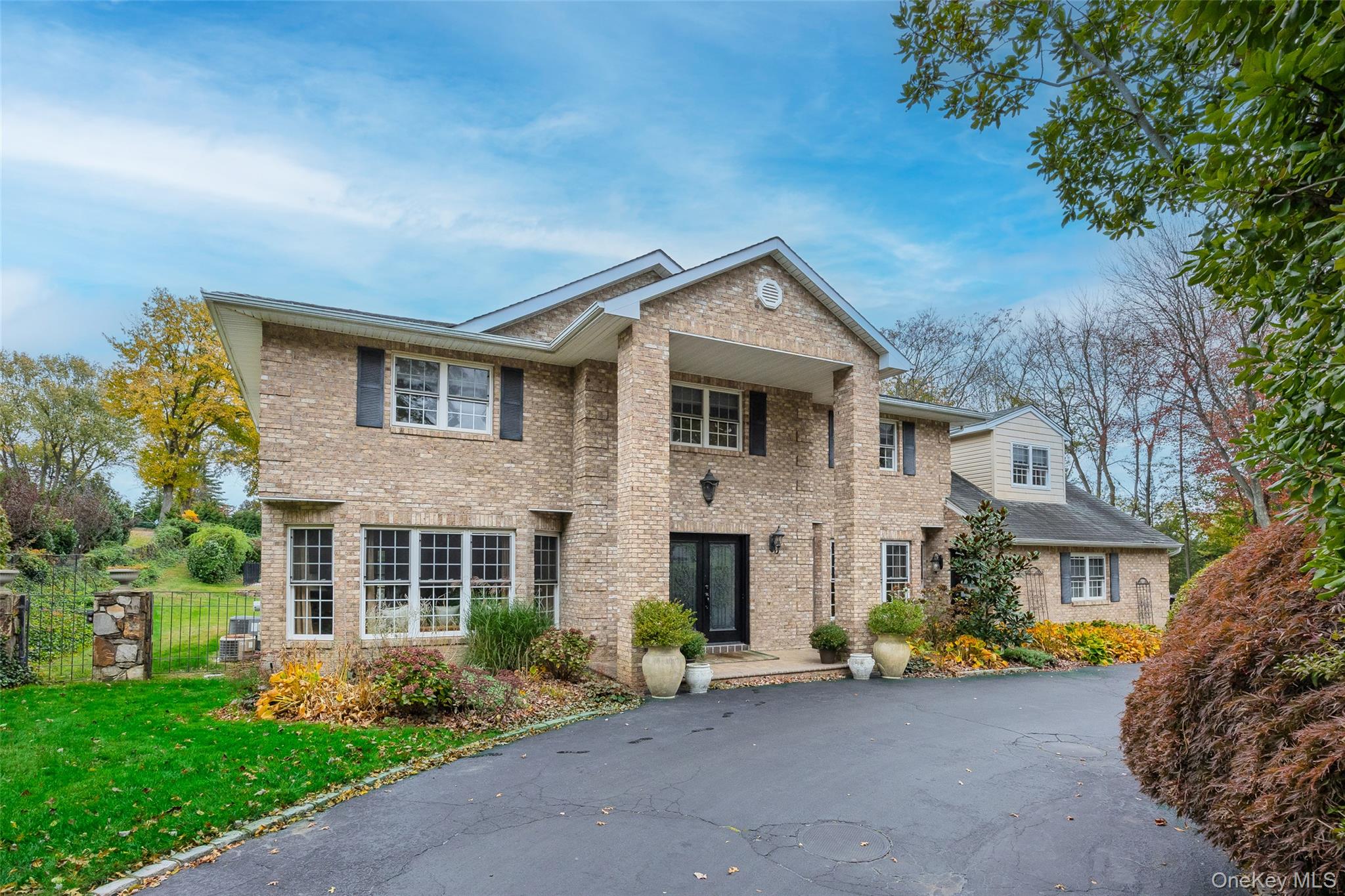 37 Peppermill Lane, Dix Hills, NY 11746