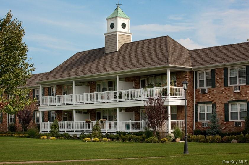 65 Prospect Avenue # 8W, Hewlett, NY 11557