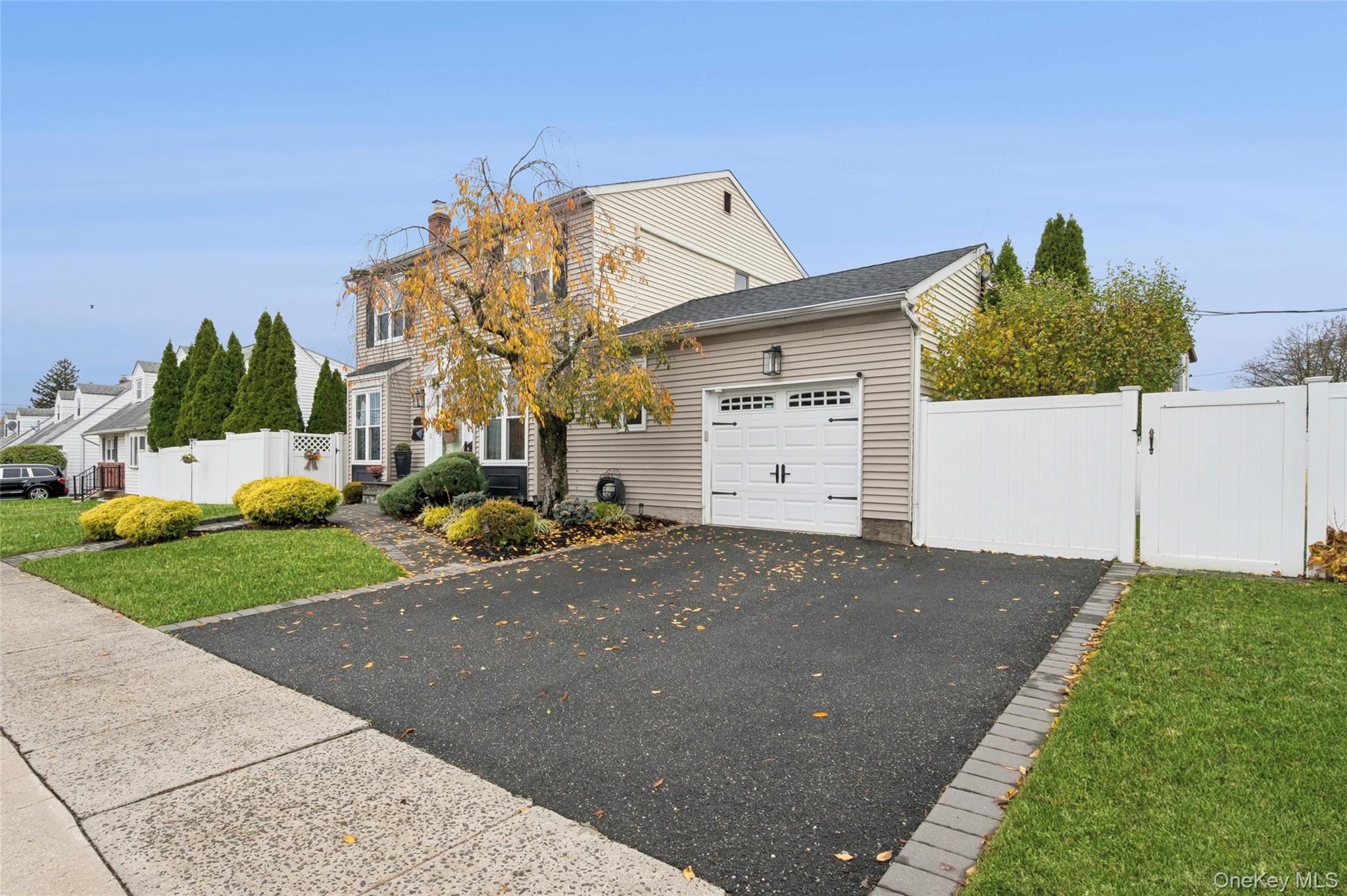 62 14th Street, Hicksville, NY 11801