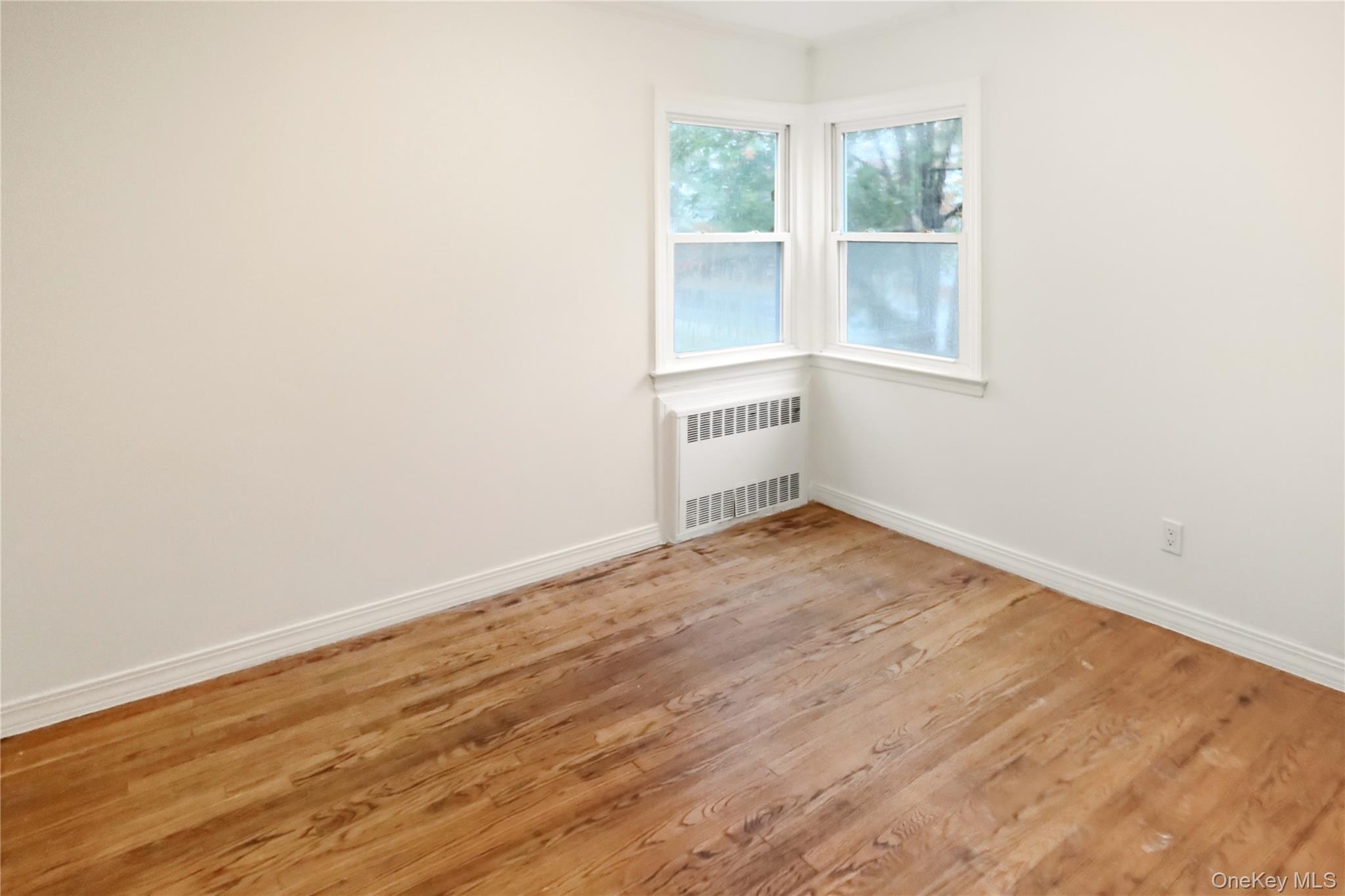 229 E Hawthorne Avenue, Valley Stream, NY 11580