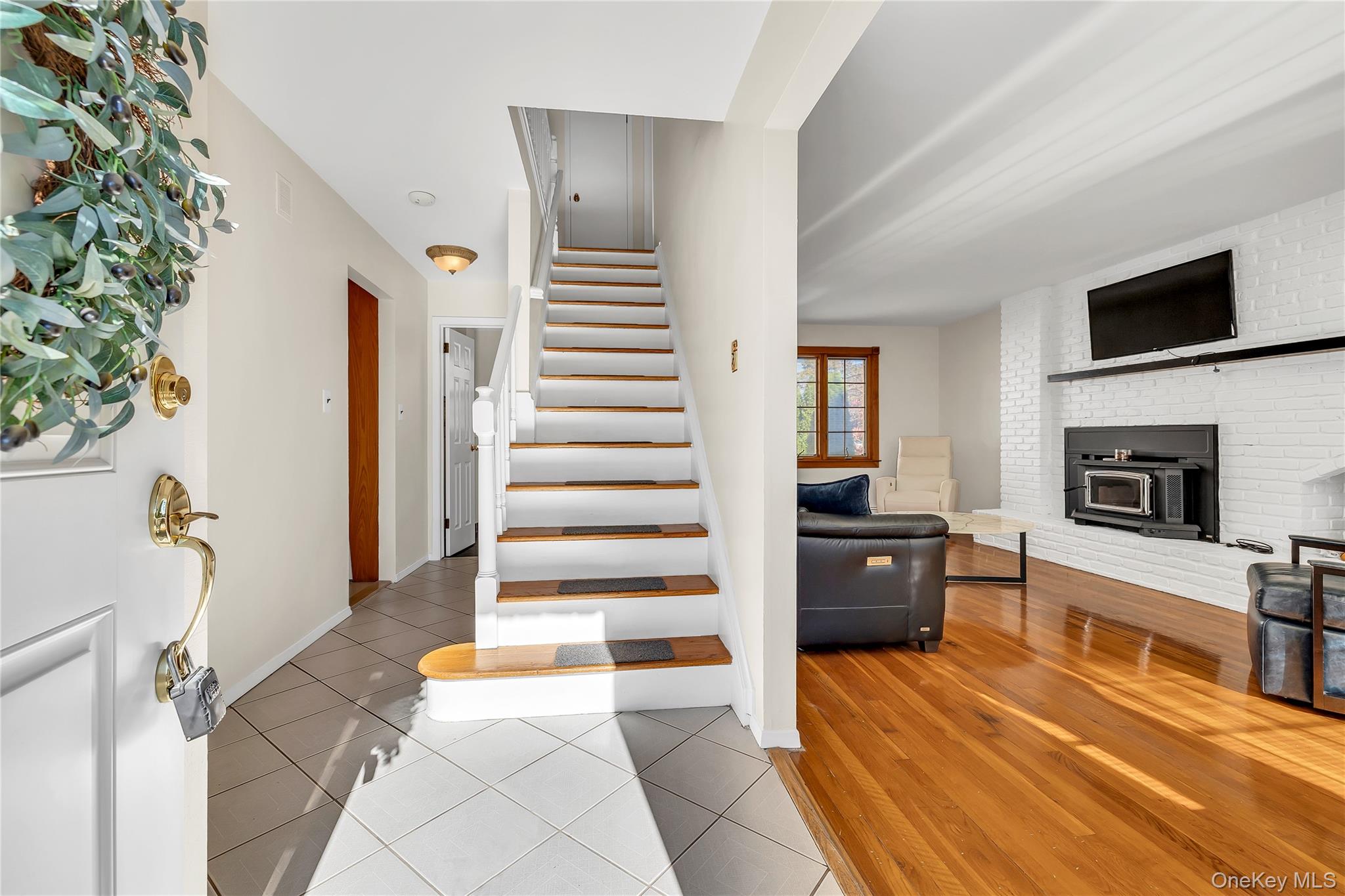 155 Fairview Road, Farmingdale, NY 11735