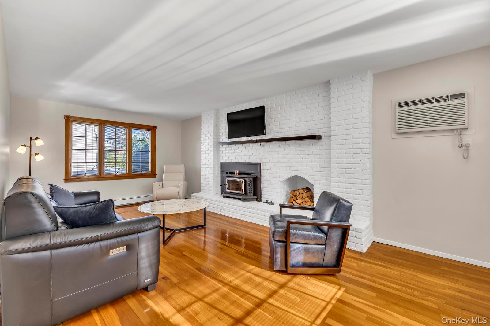 155 Fairview Road, Farmingdale, NY 11735