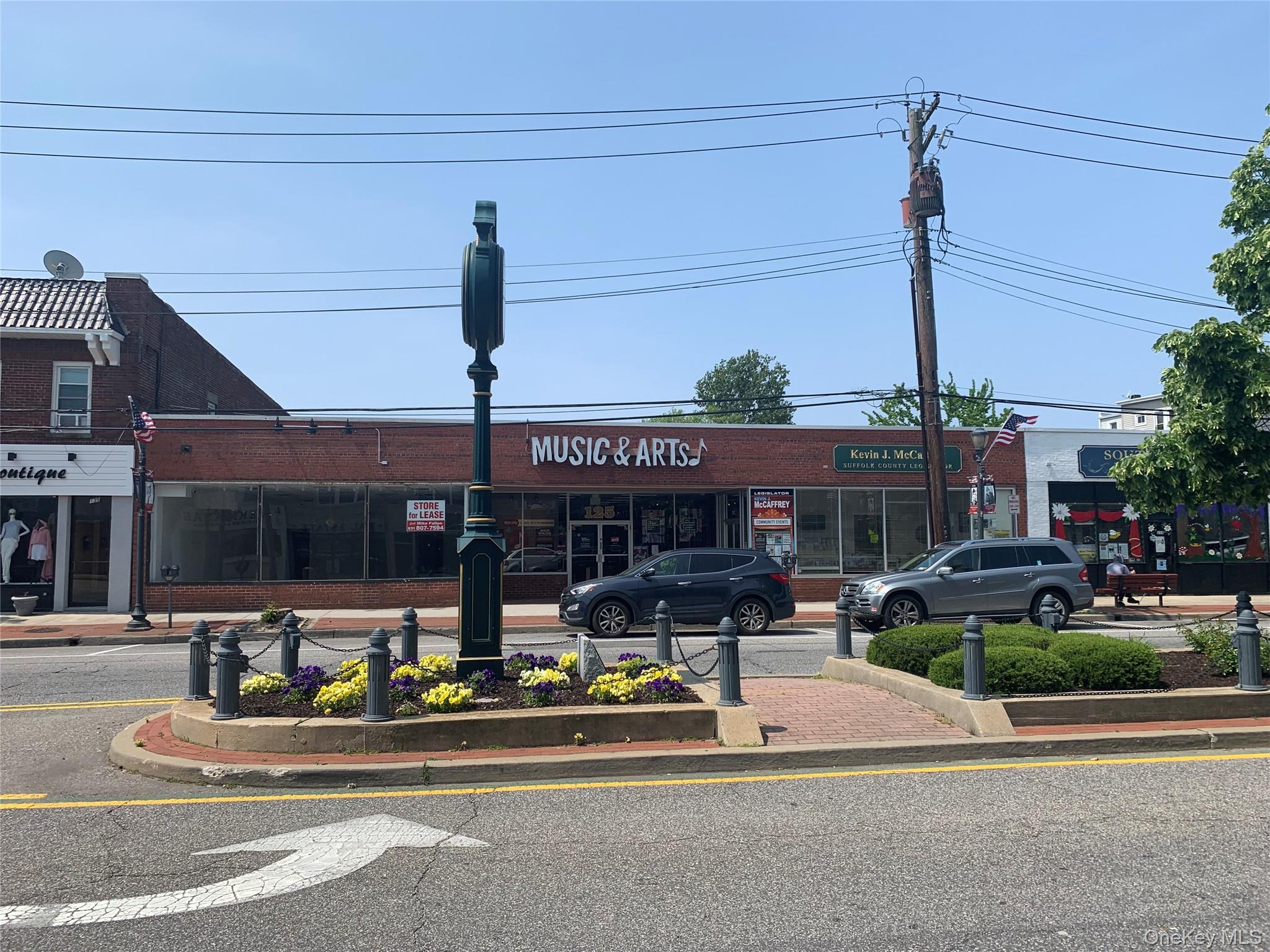 125 S Wellwood Avenue # A, Lindenhurst, NY 11757