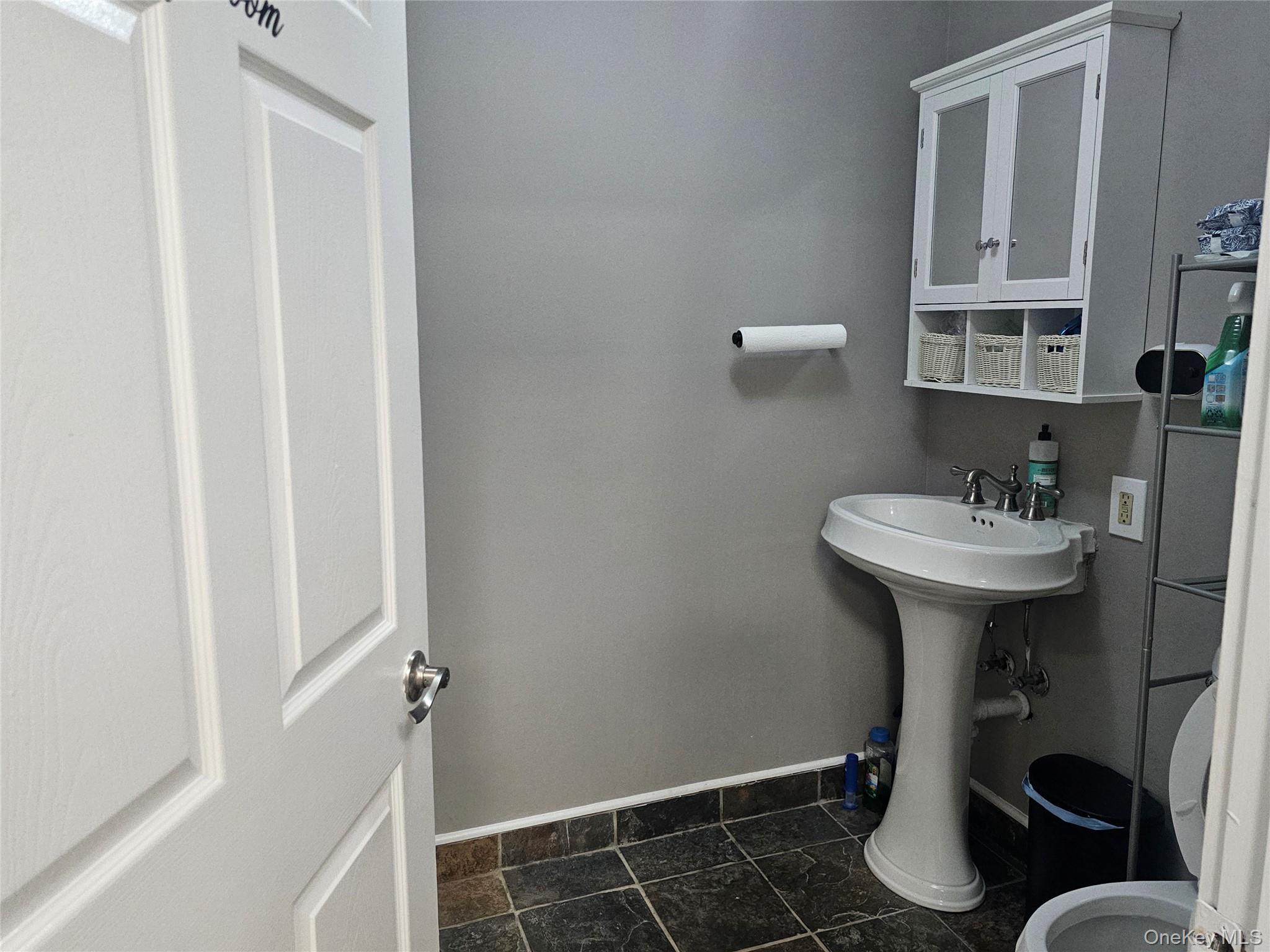 125 S Wellwood Avenue # A, Lindenhurst, NY 11757