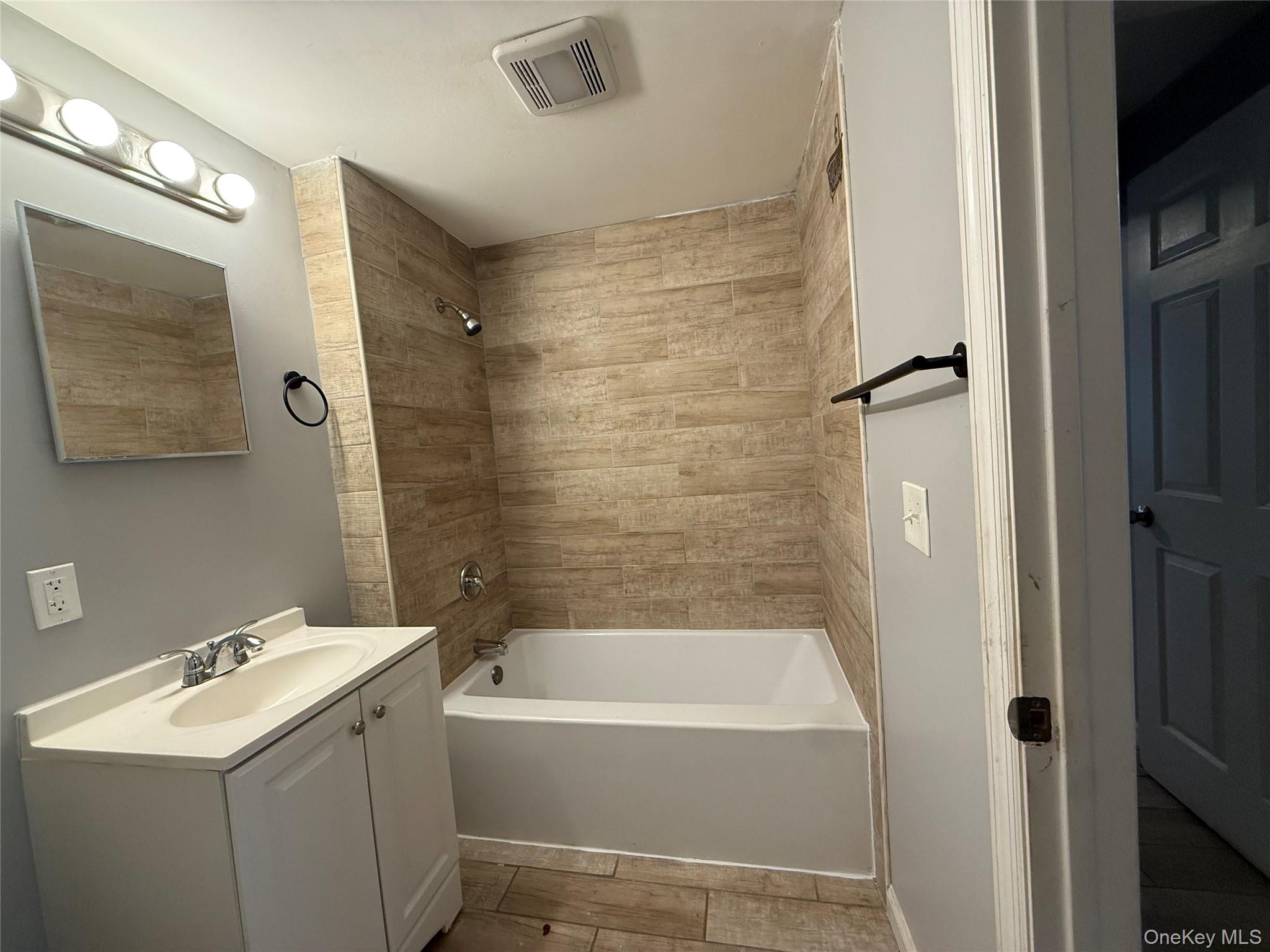 14 Dubois Street, Newburgh, NY 12550