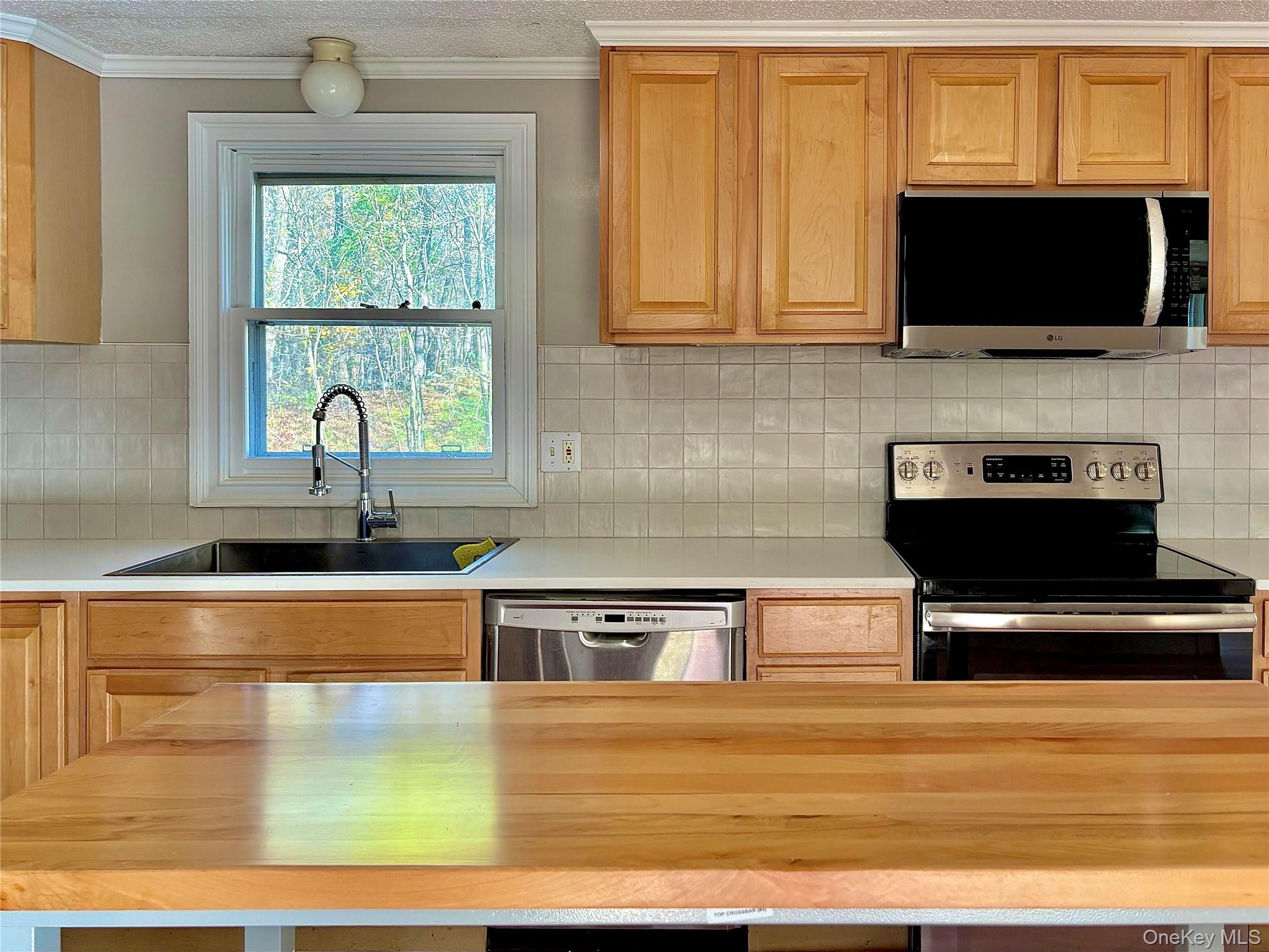 19 Crosmour Road, Rhinebeck, NY 12572