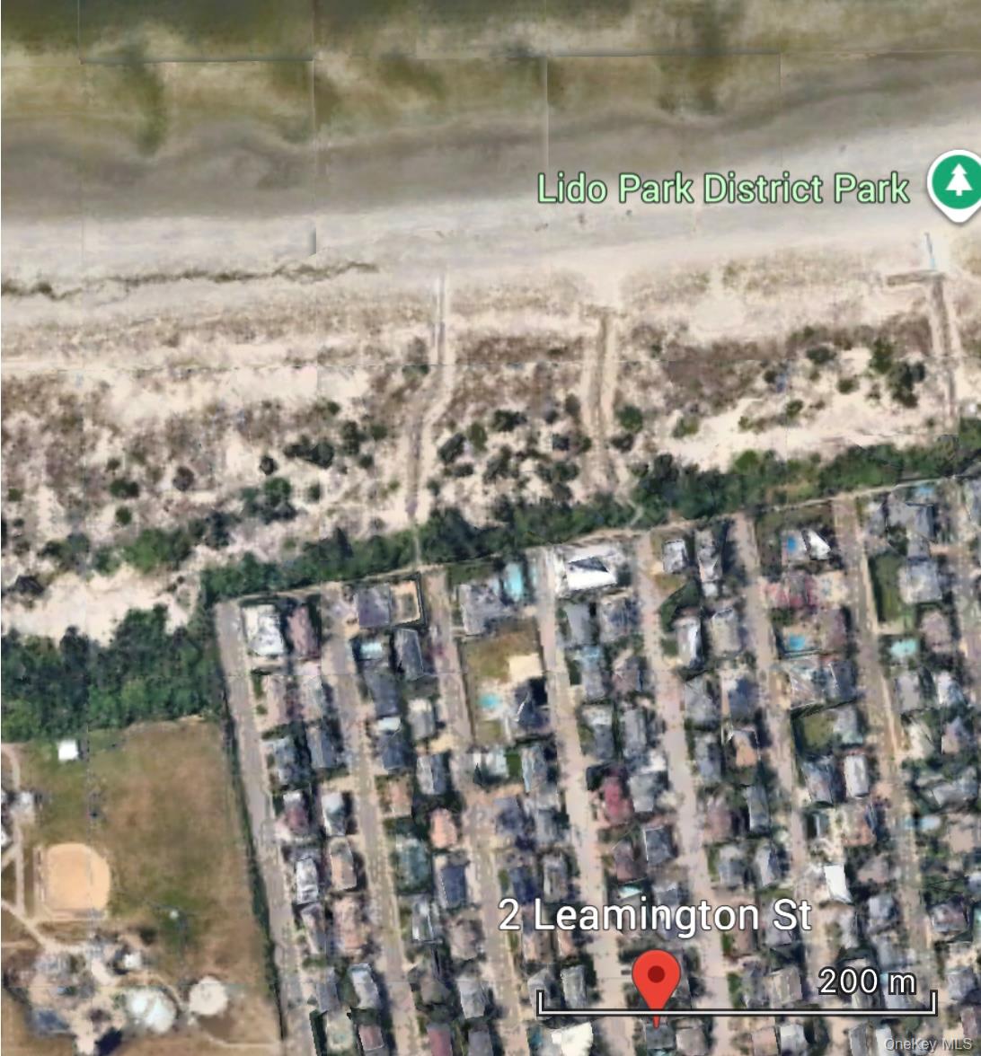 2 Leamington St, Lido Beach, NY 11561
